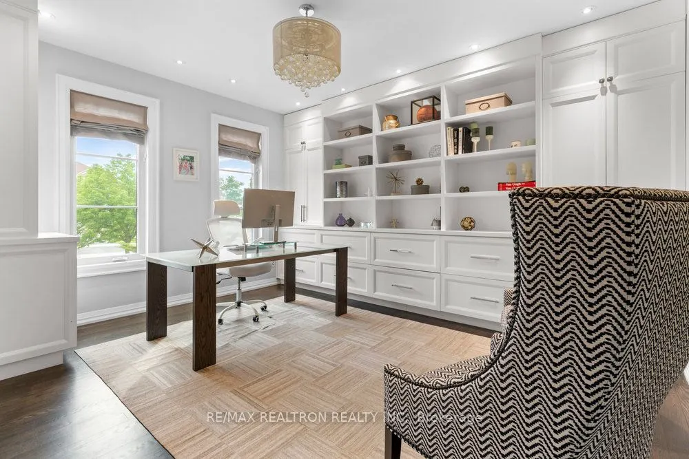 542 HIGHCLIFFE Drive