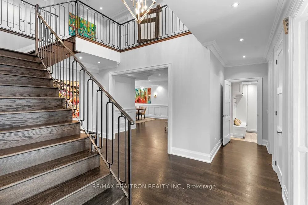 542 HIGHCLIFFE Drive