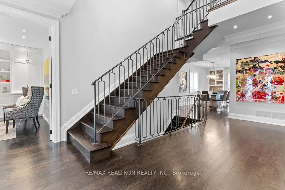 542 HIGHCLIFFE Drive