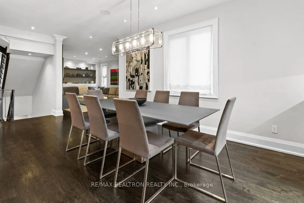 542 HIGHCLIFFE Drive