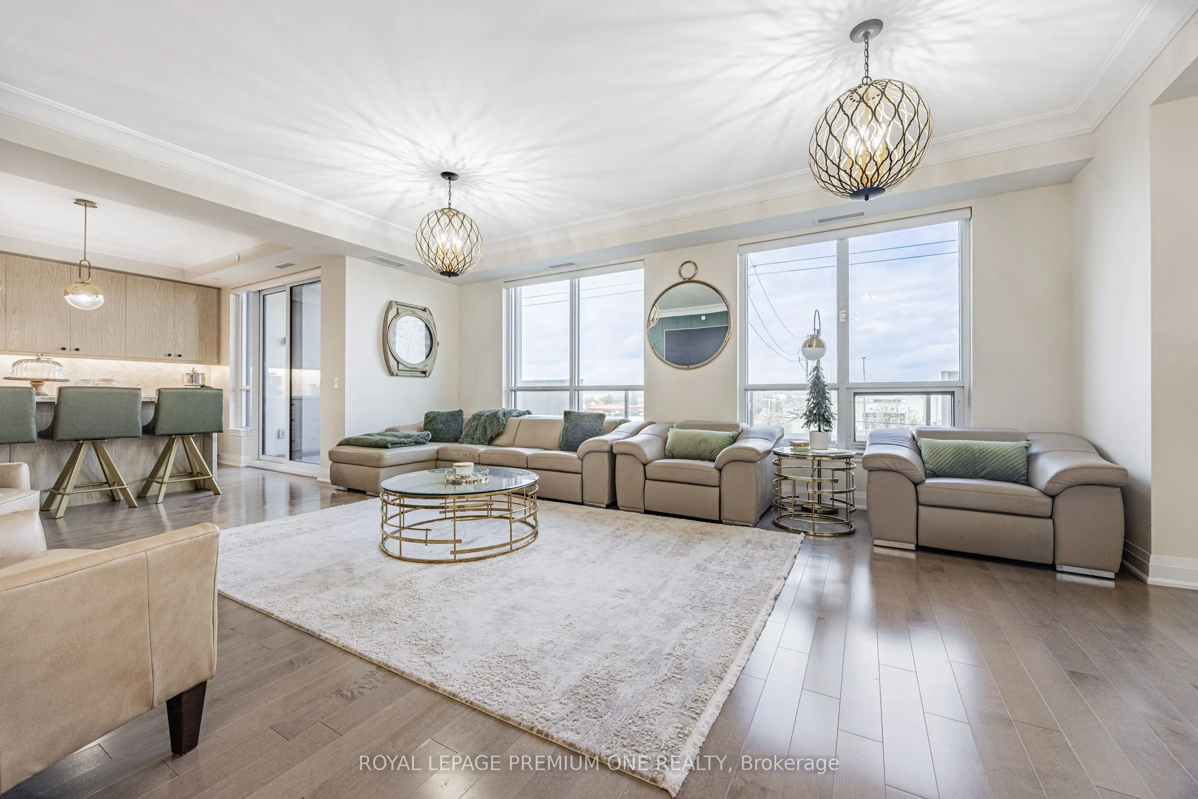 9085 Jane Street, #310