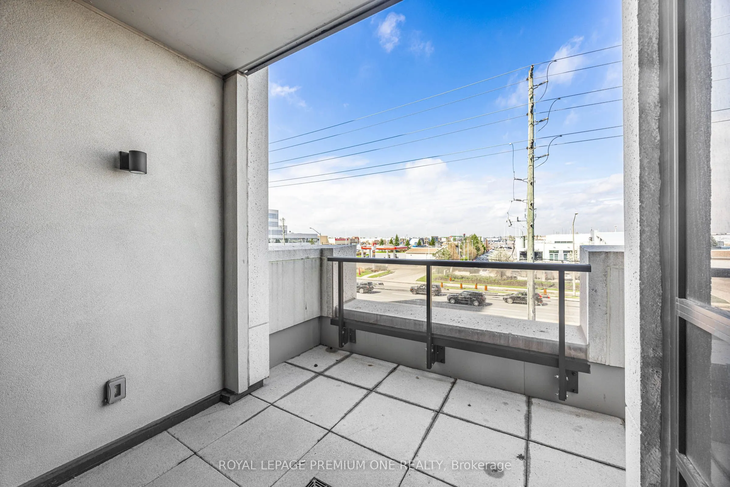 9085 Jane Street, #310