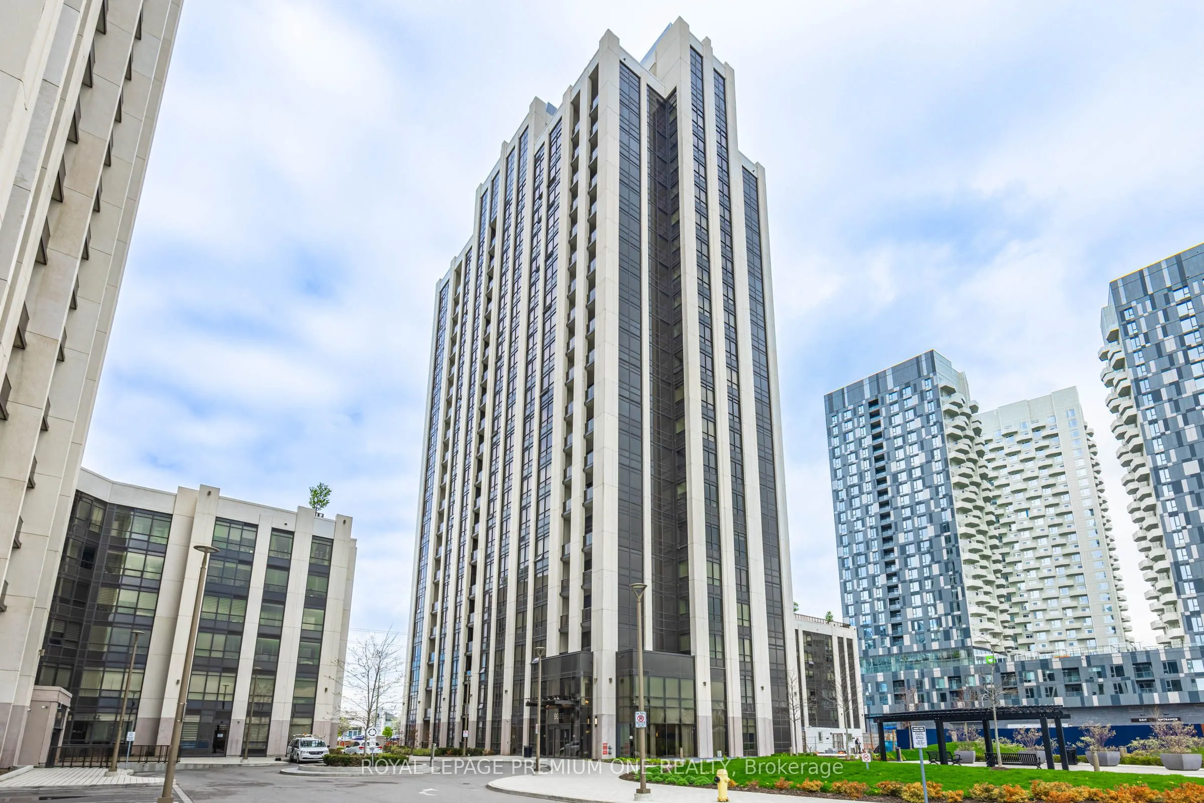 9085 Jane Street, #310
