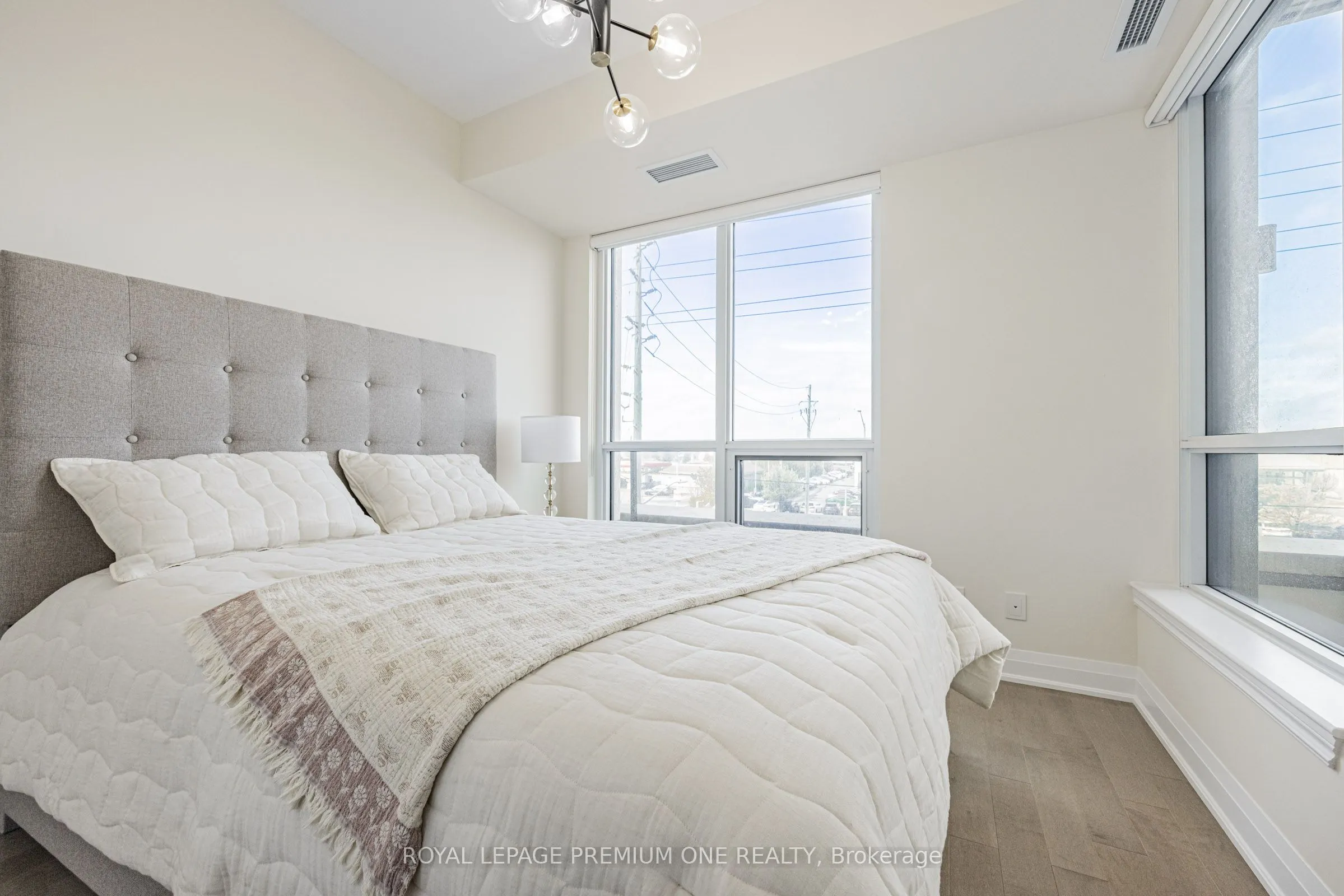 9085 Jane Street, #310