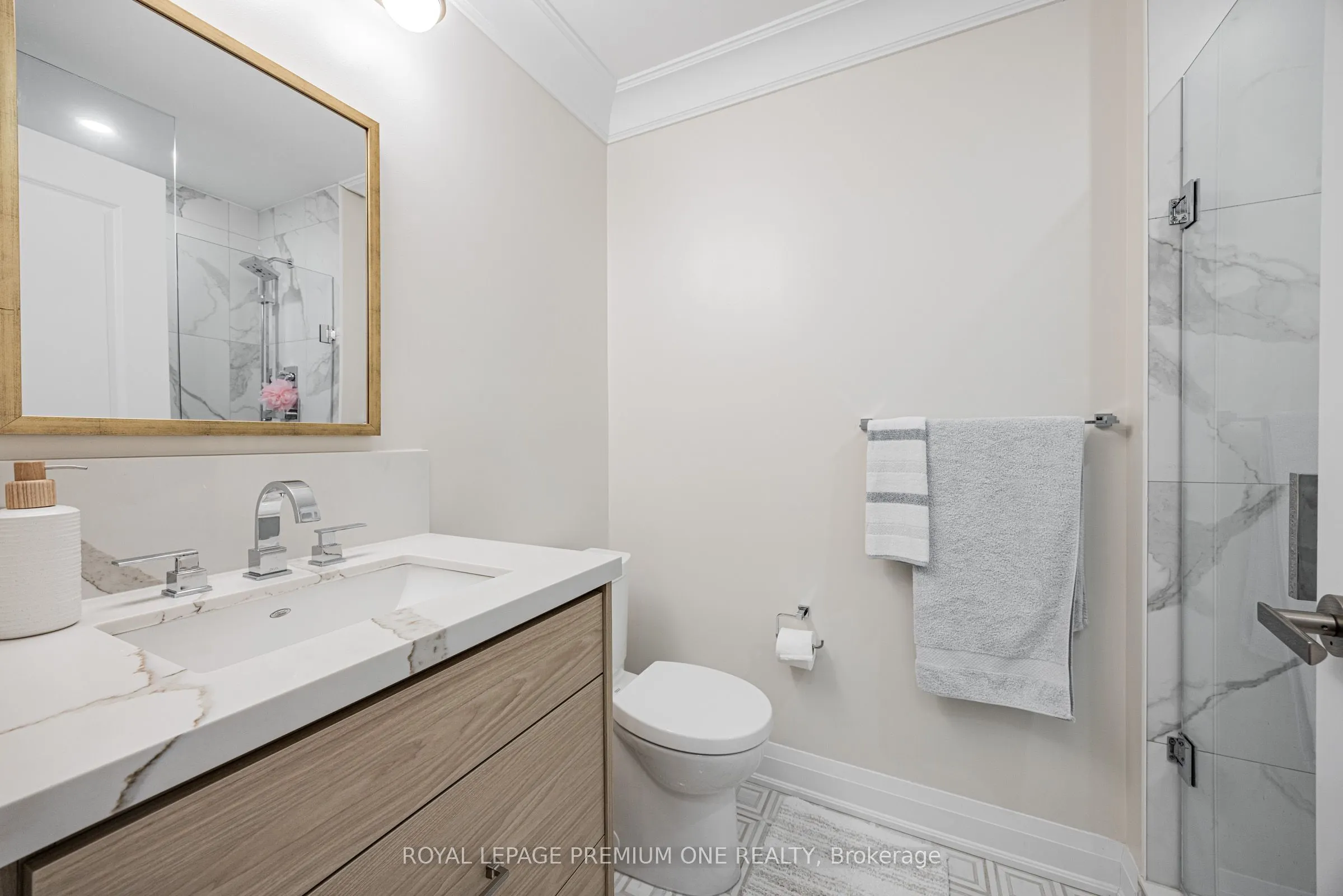 9085 Jane Street, #310
