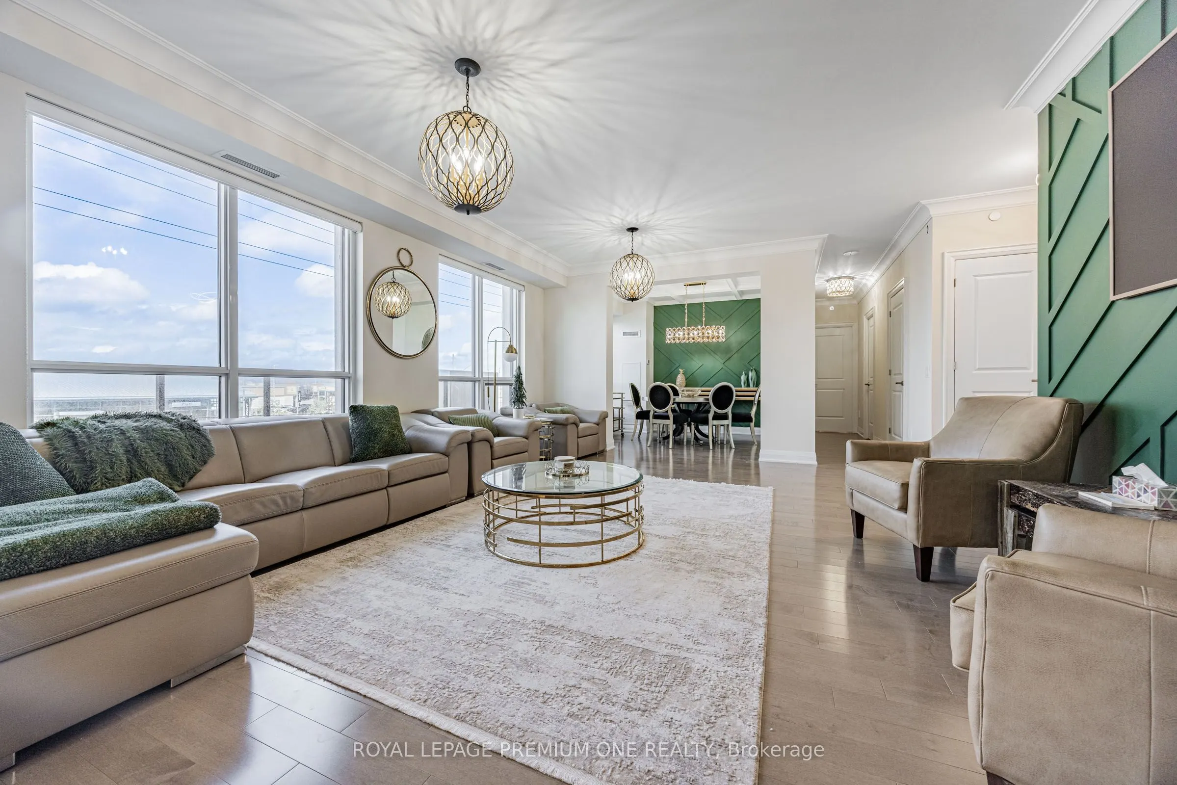 9085 Jane Street, #310