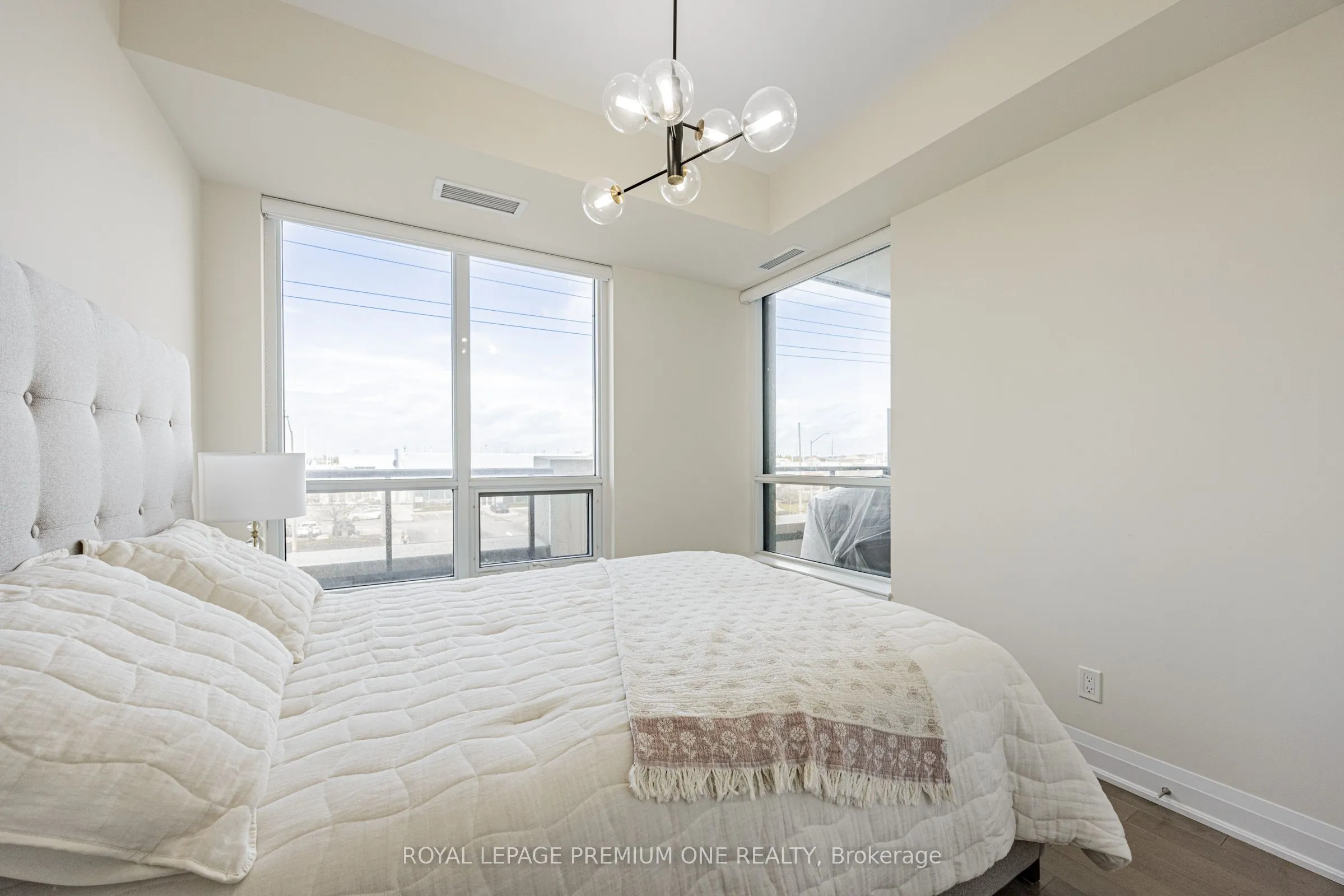 9085 Jane Street, #310