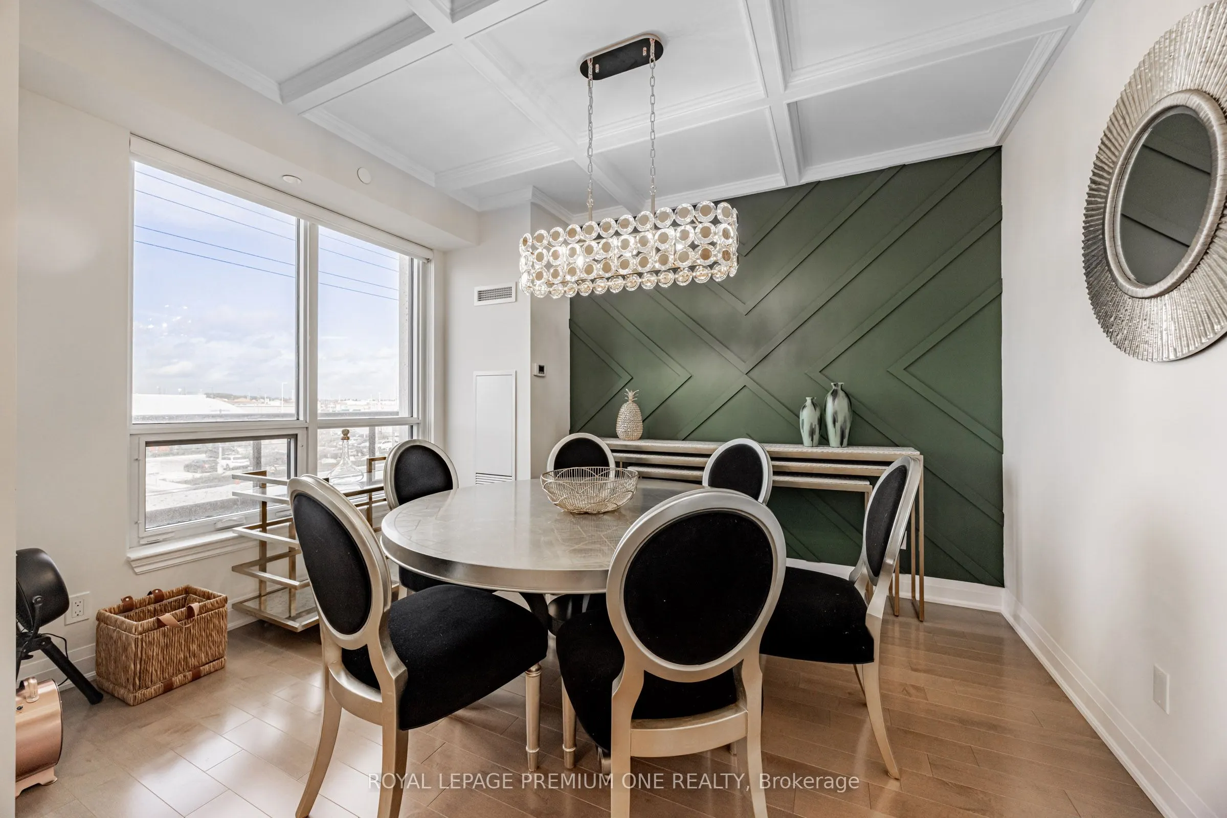 9085 Jane Street, #310