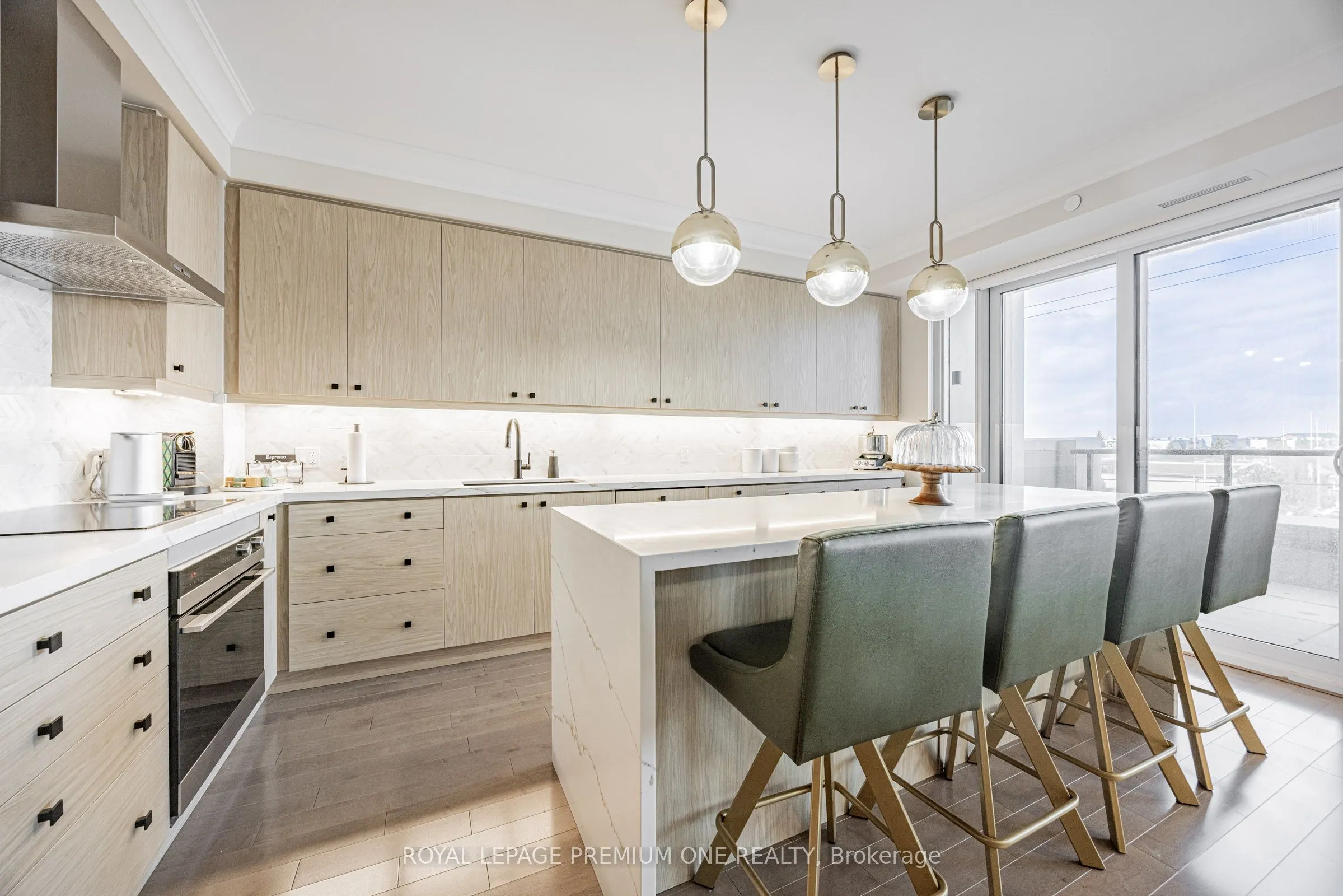 9085 Jane Street, #310