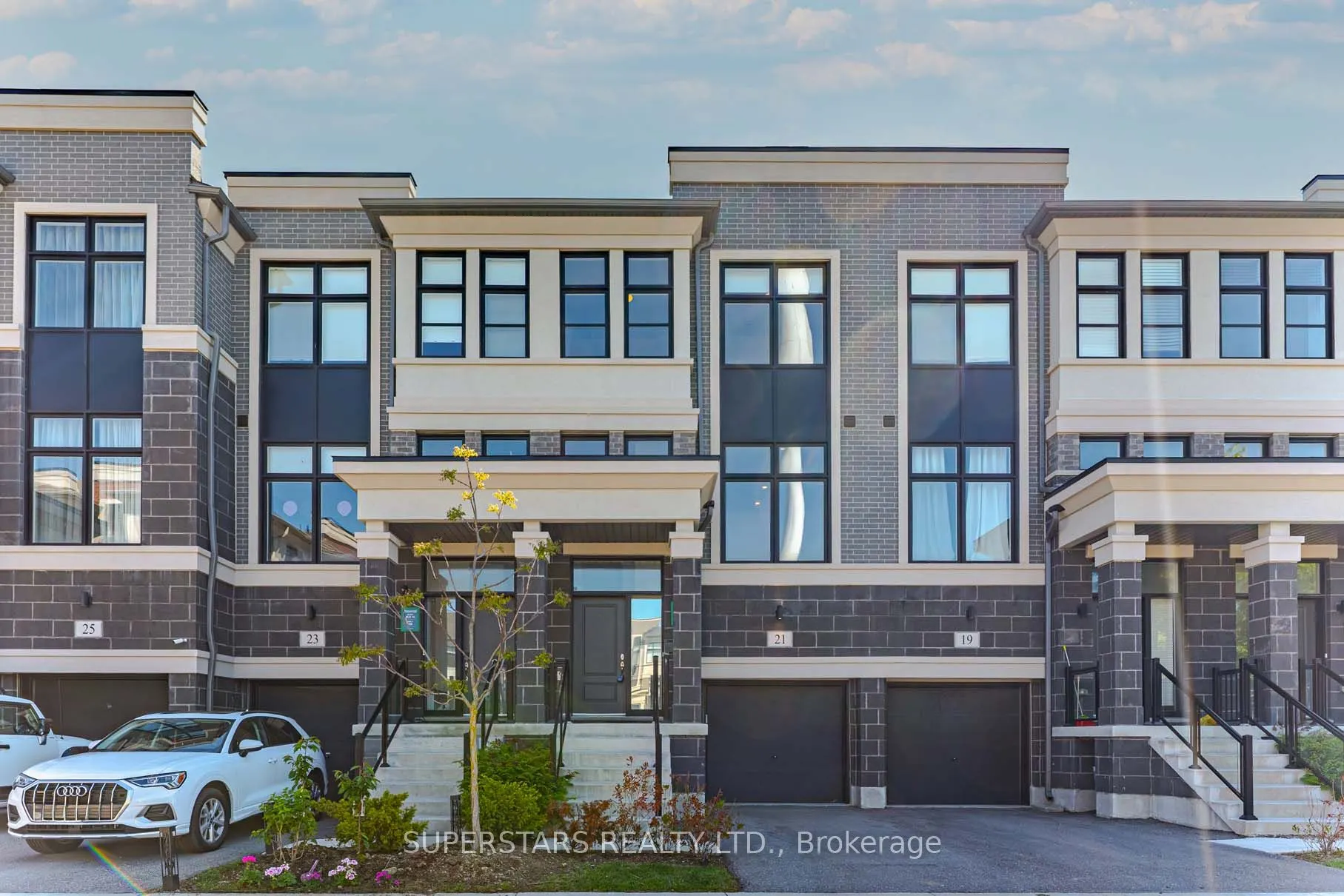 21 Armillo Place
