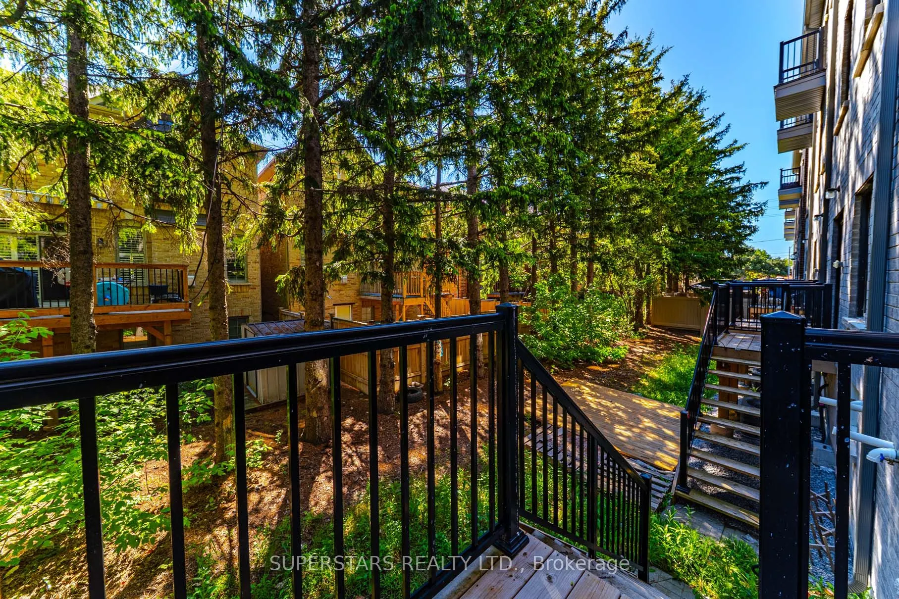 21 Armillo Place