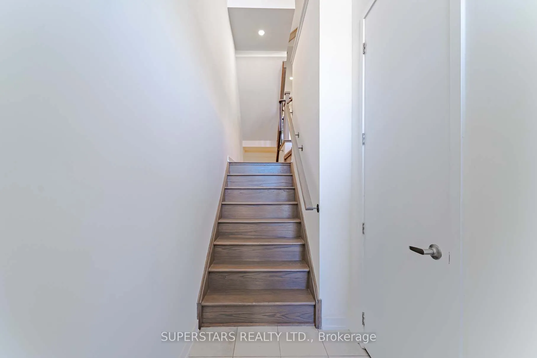 21 Armillo Place
