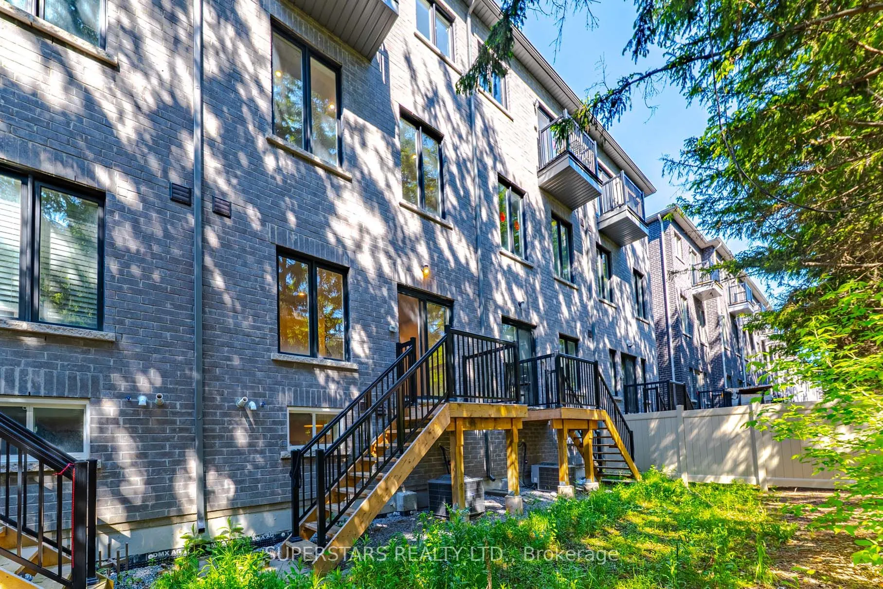 21 Armillo Place