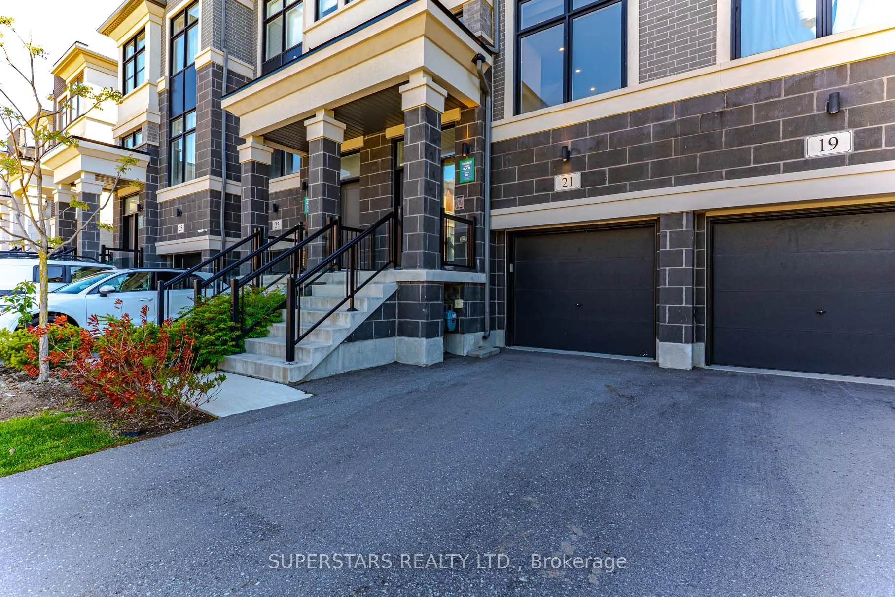 21 Armillo Place