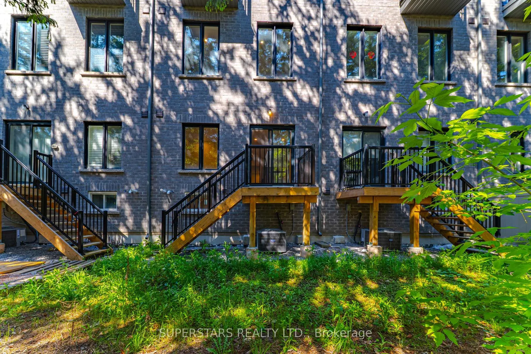 21 Armillo Place