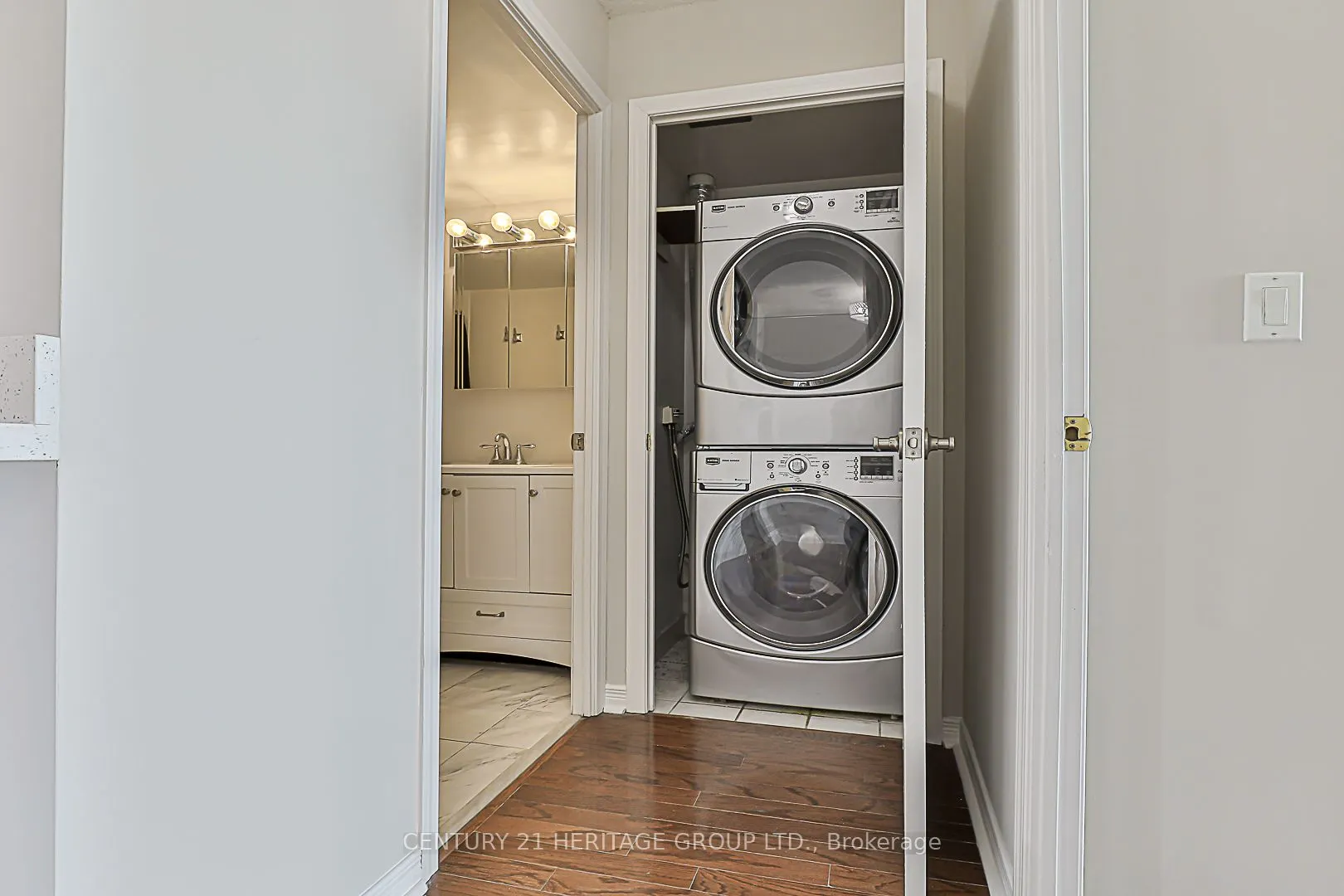 23 Oneida Crescent, #1207