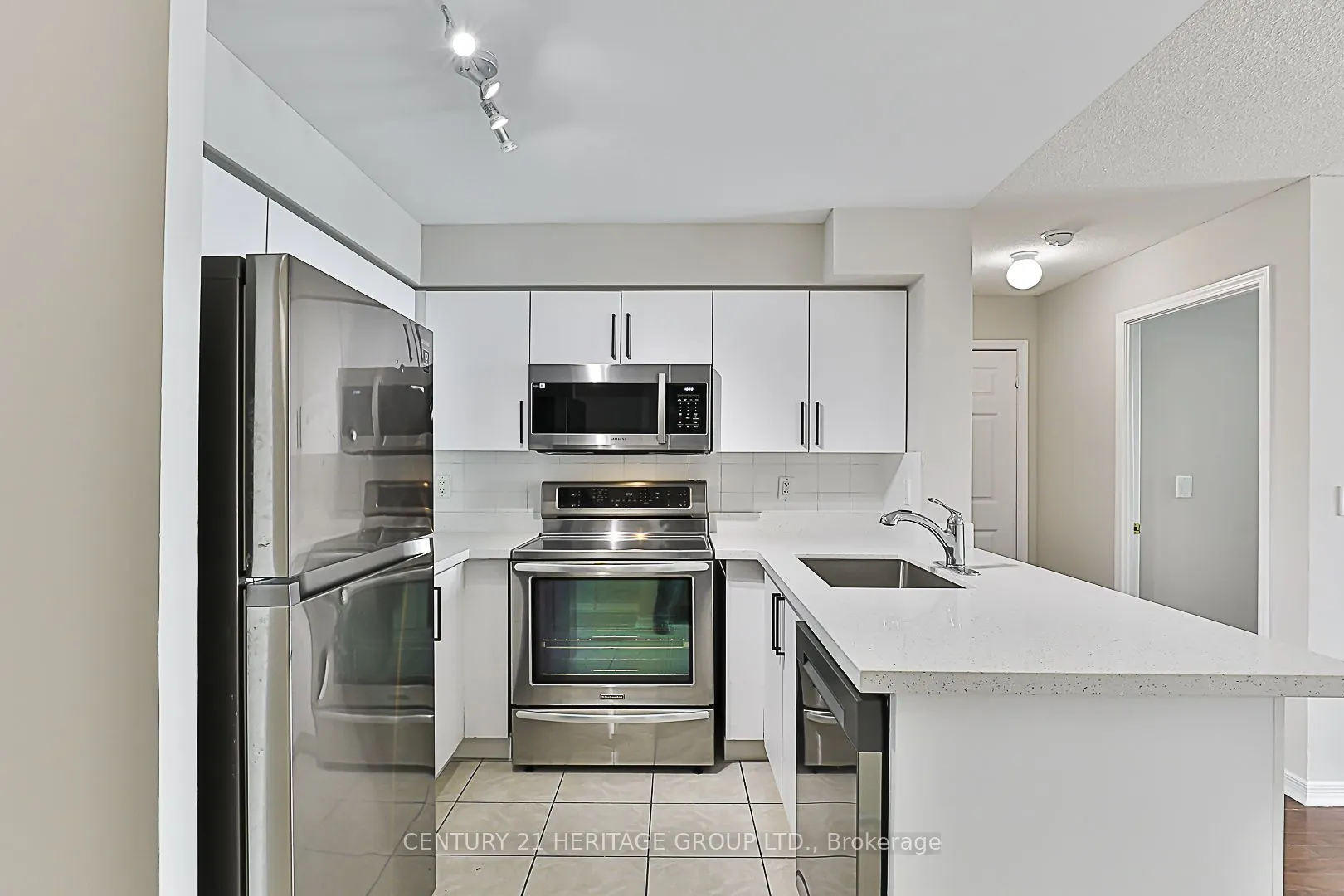 23 Oneida Crescent, #1207