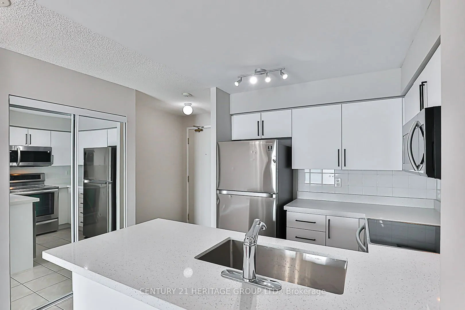 23 Oneida Crescent, #1207