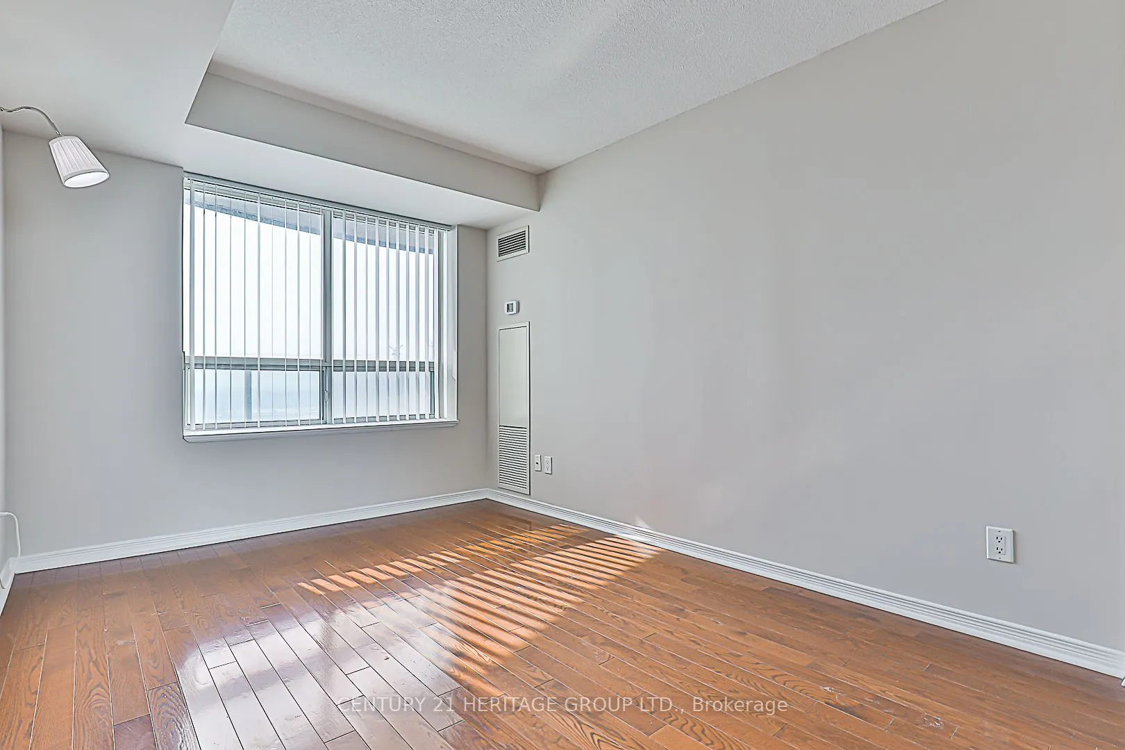 23 Oneida Crescent, #1207