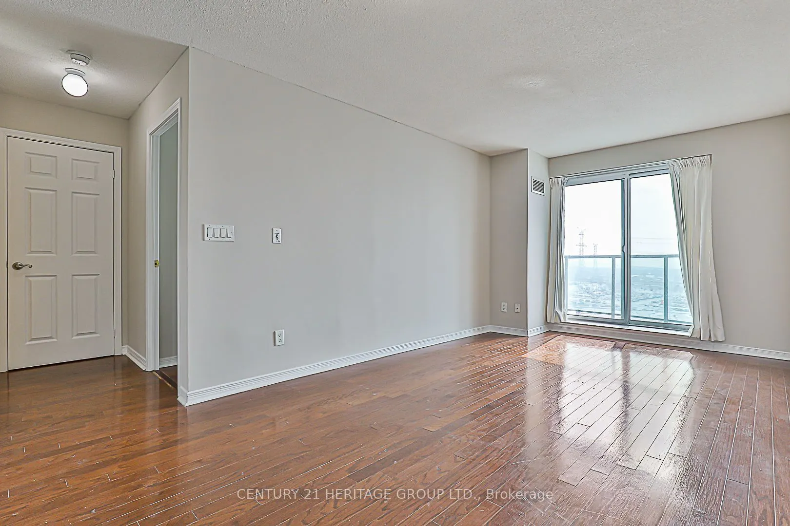 23 Oneida Crescent, #1207