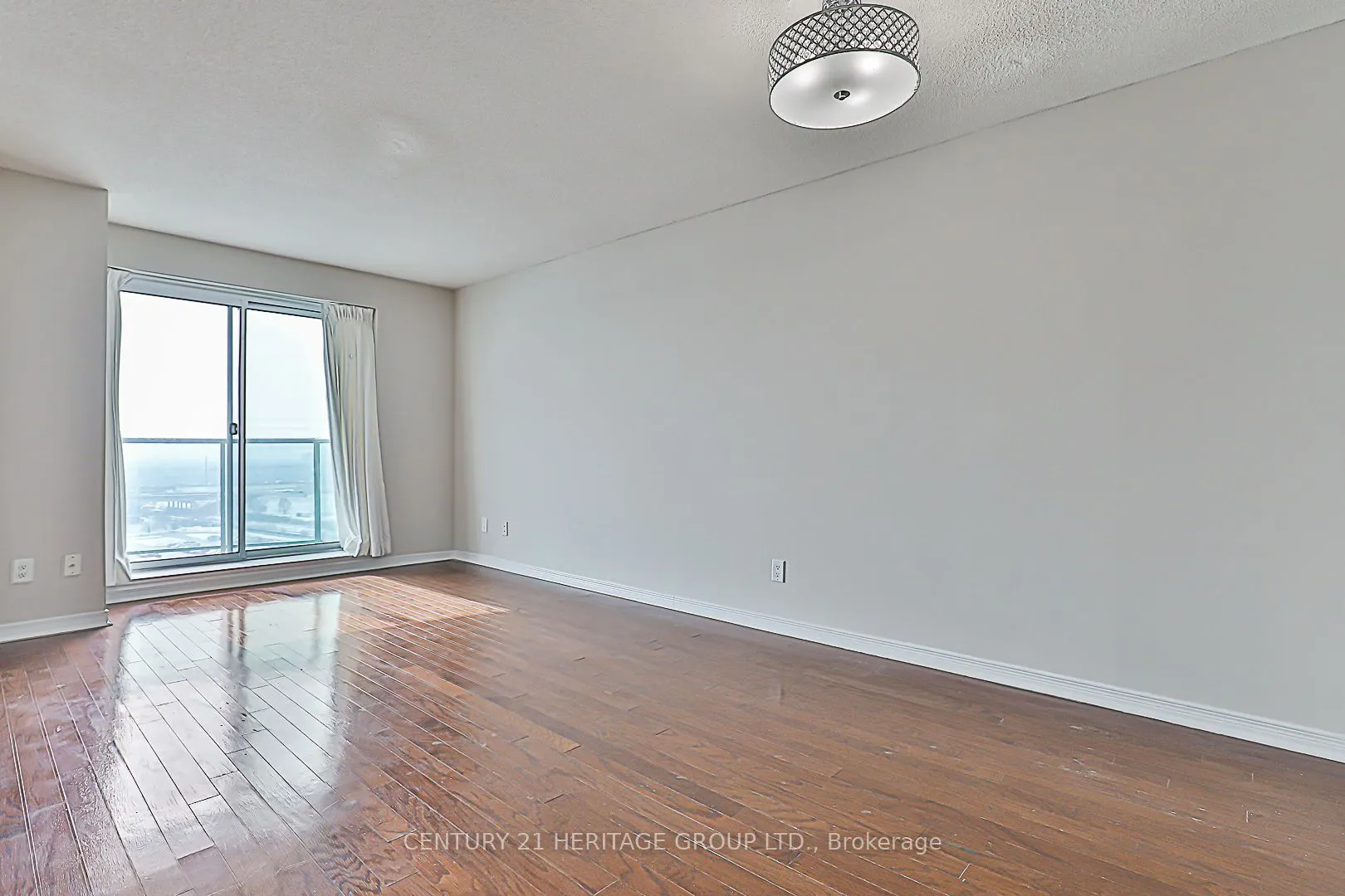 23 Oneida Crescent, #1207