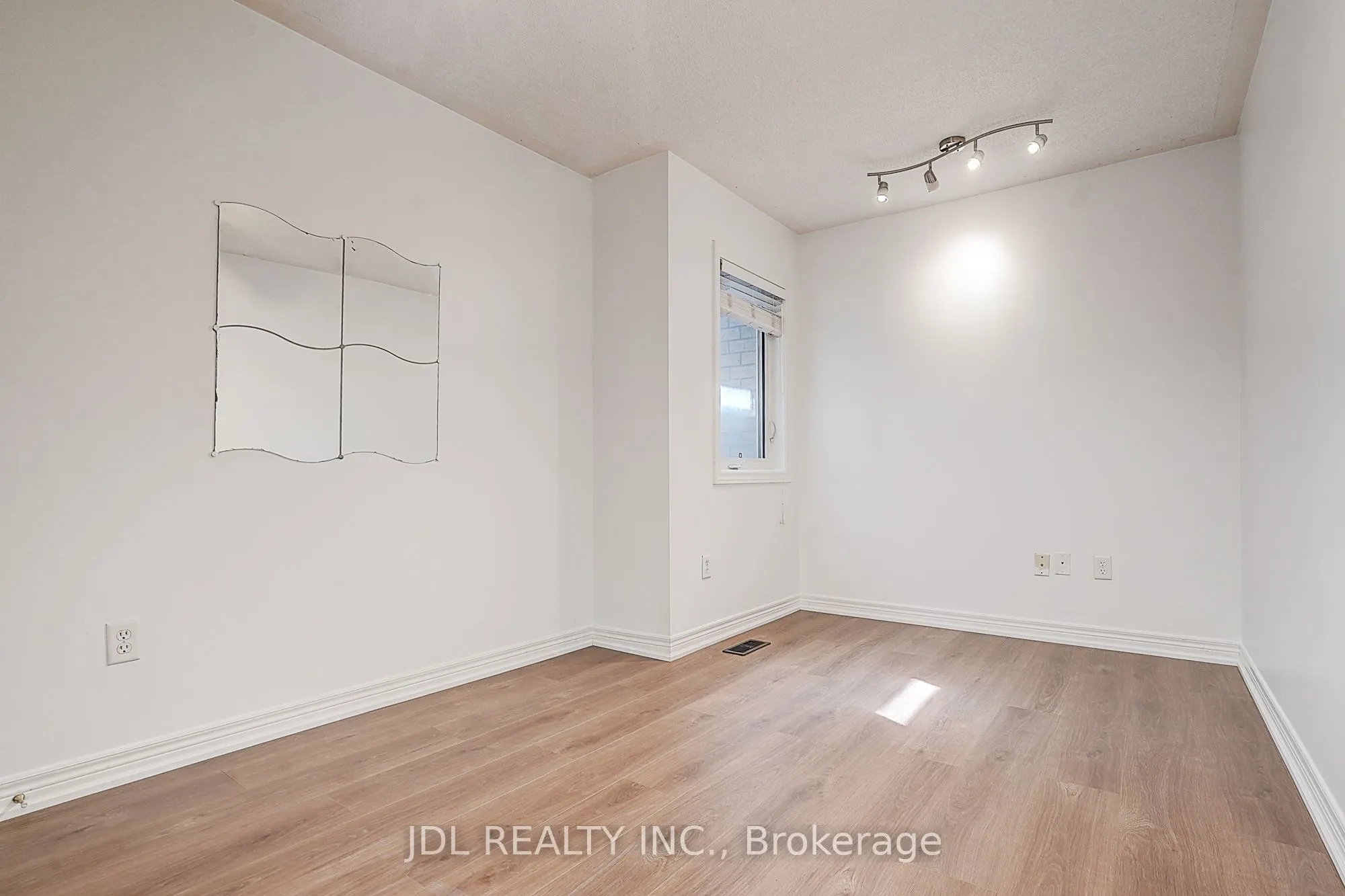 64 Pillar Rock Crescent