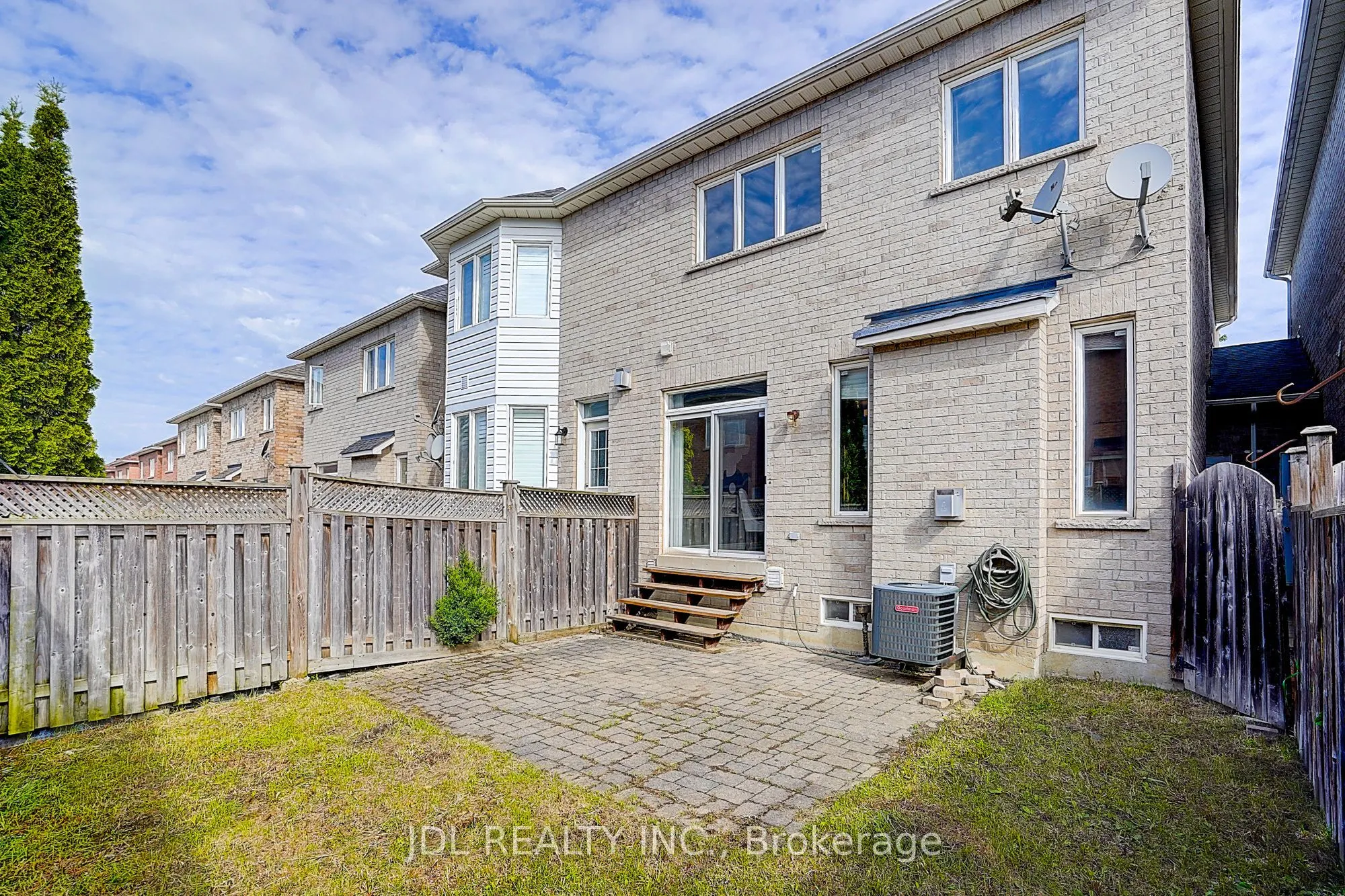 64 Pillar Rock Crescent