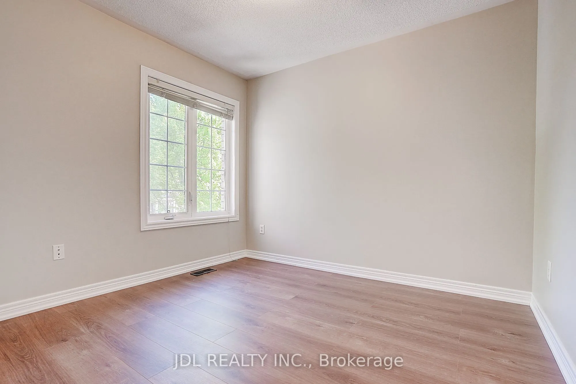 64 Pillar Rock Crescent