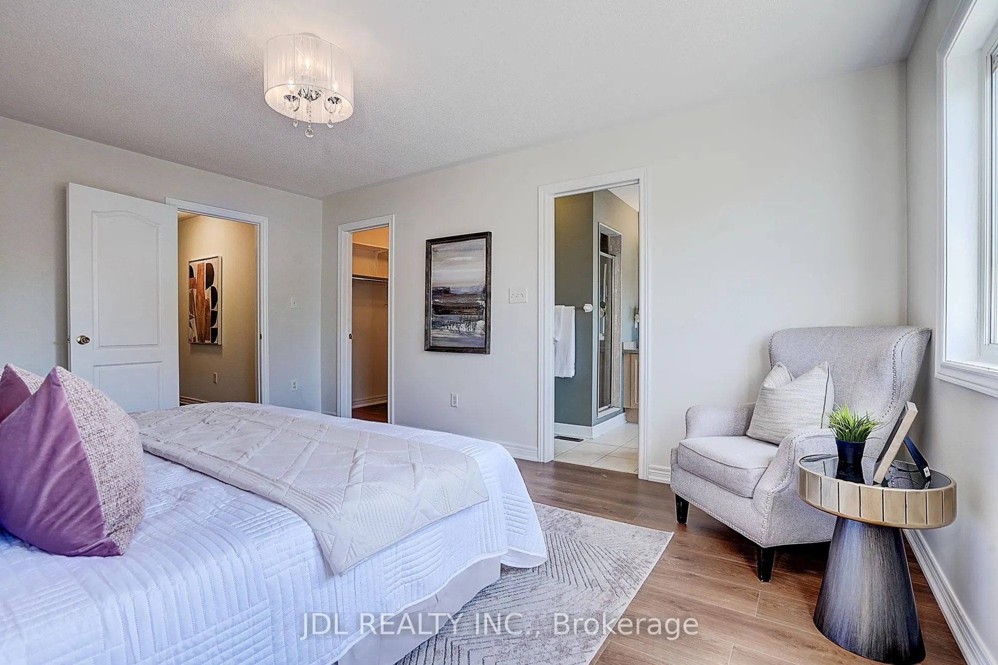 64 Pillar Rock Crescent