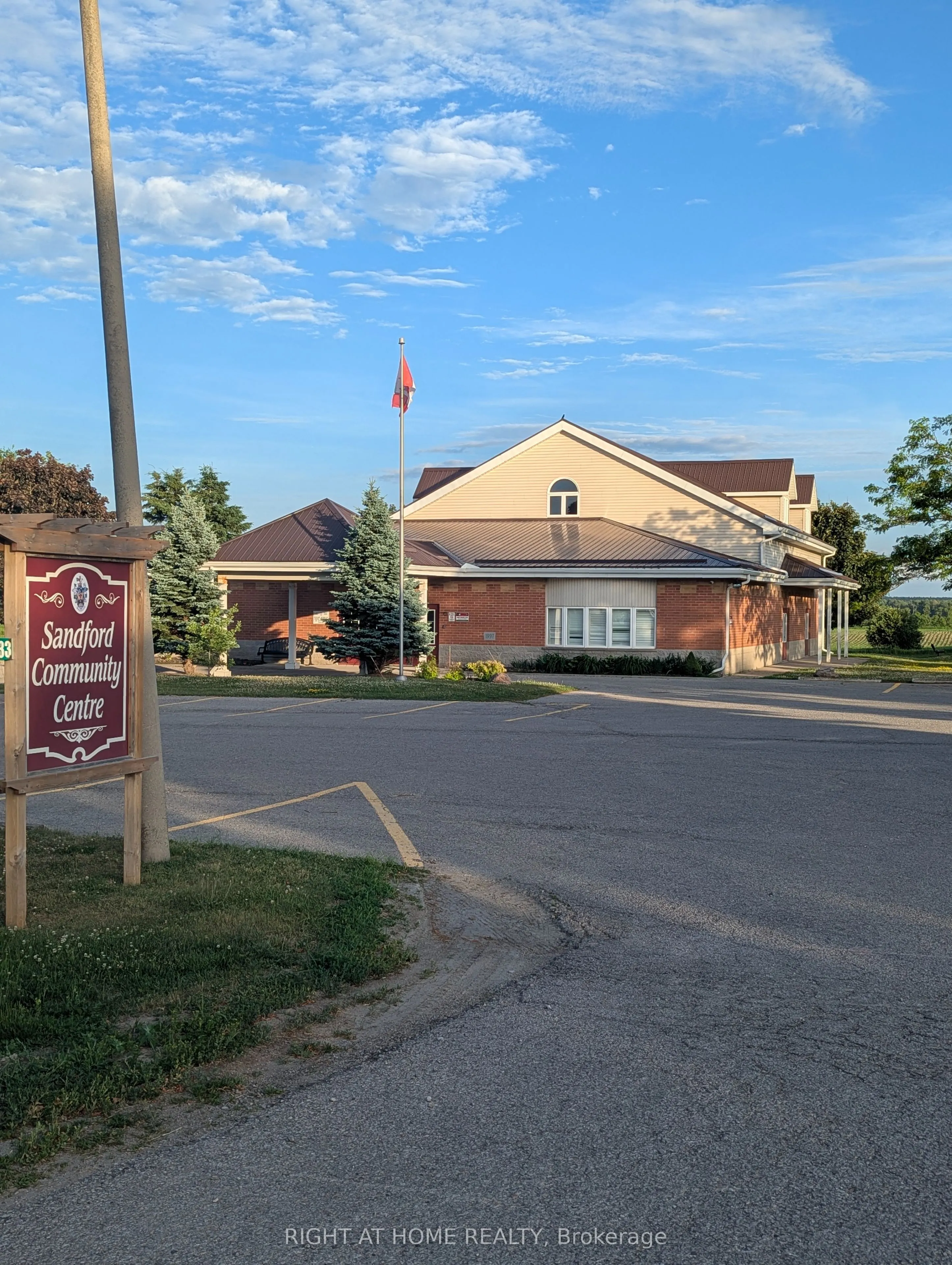 8956 Concession 4 Road