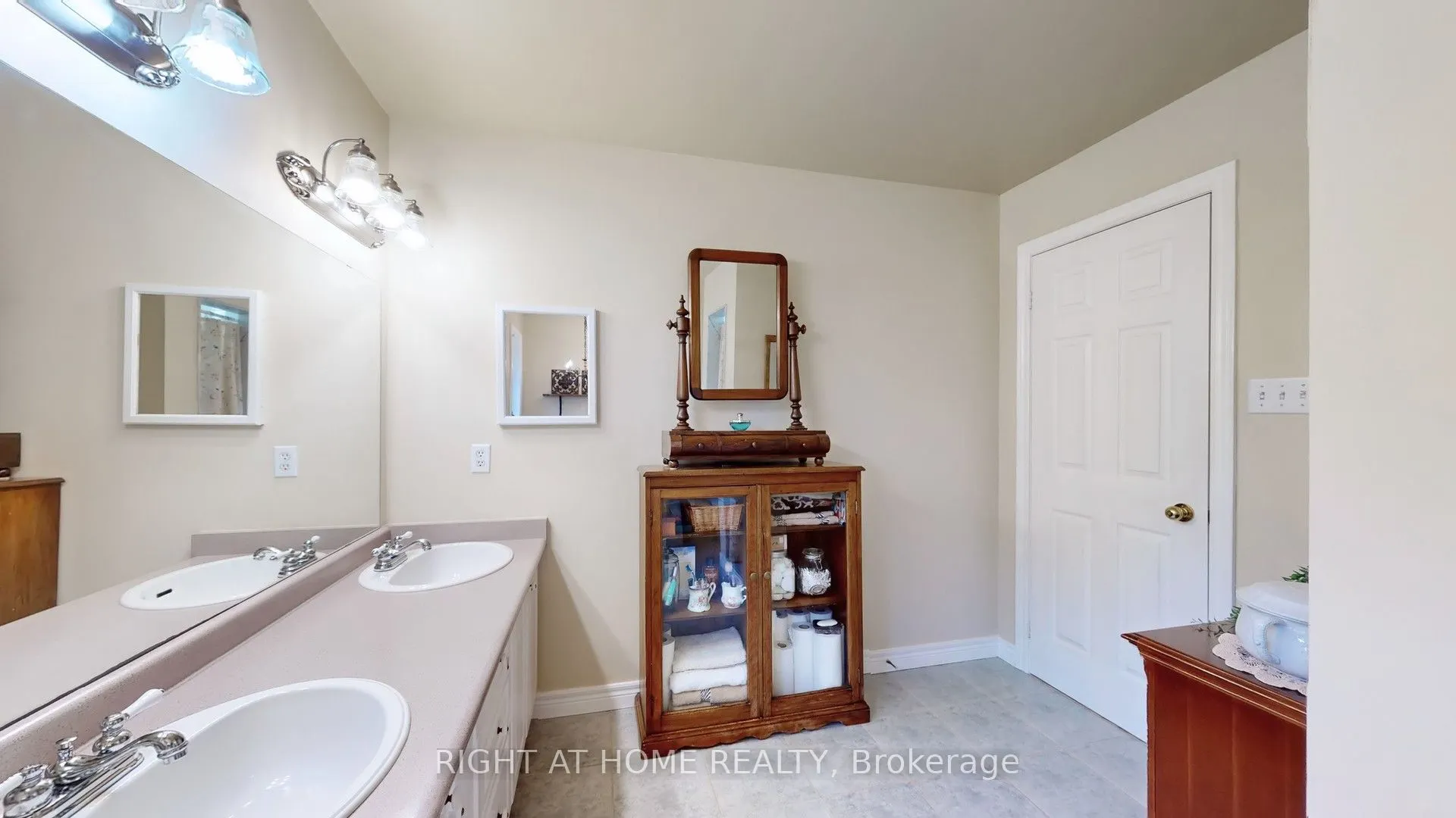 8956 Concession 4 Road