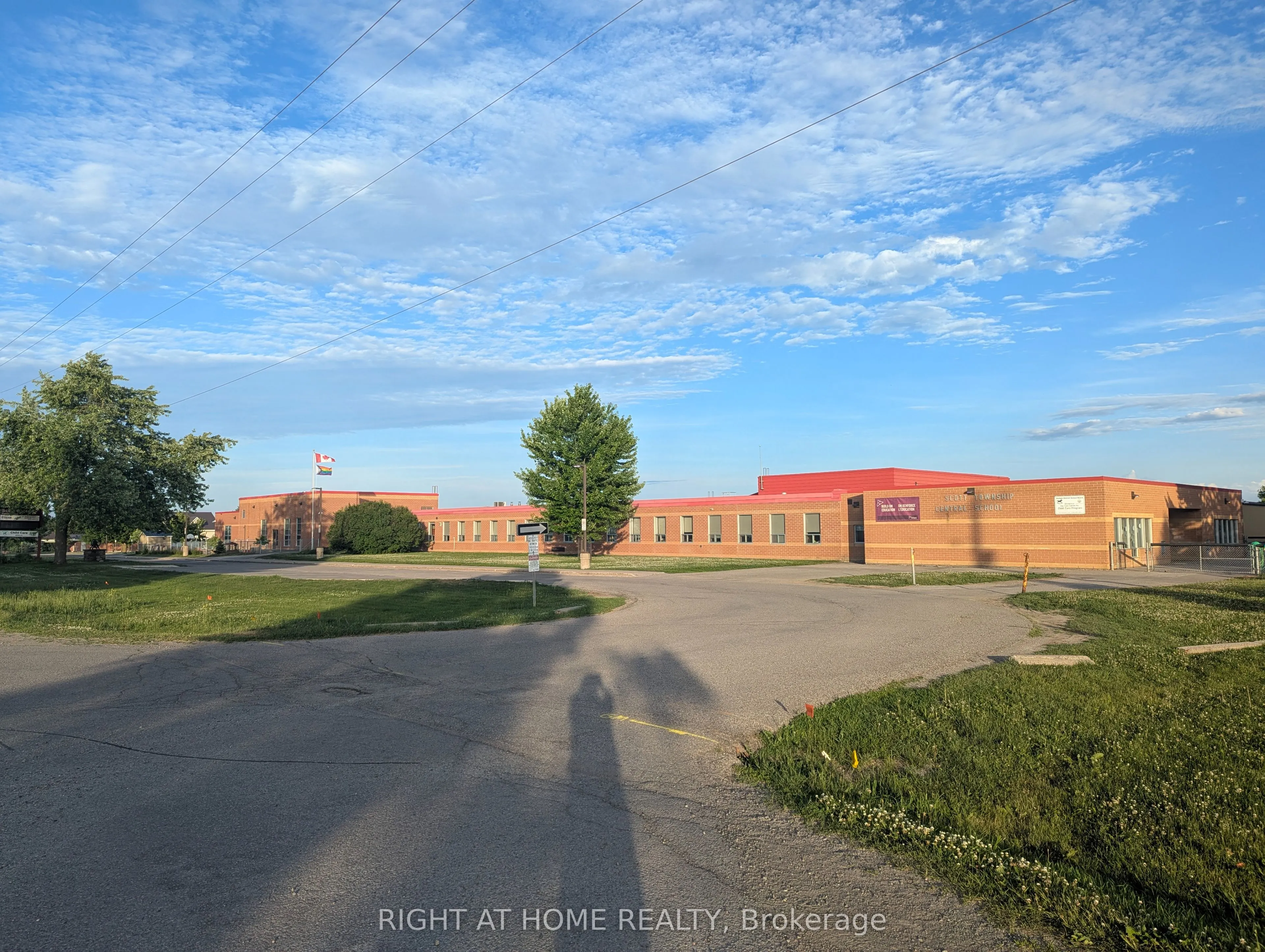 8956 Concession 4 Road