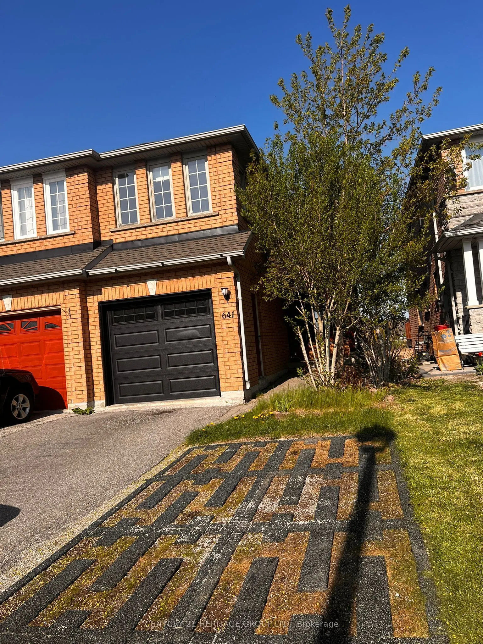 641 Walpole Crescent, #Main & 2nd