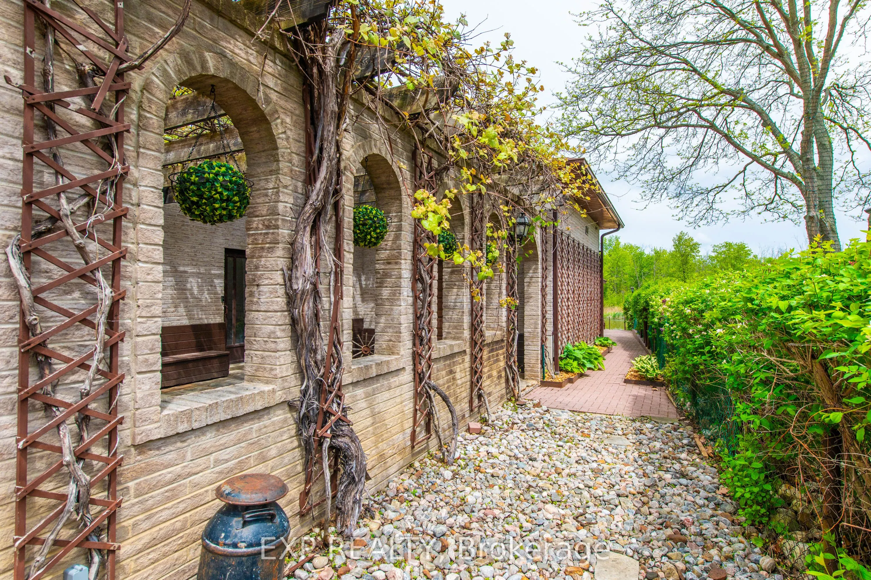 233 Sand Road