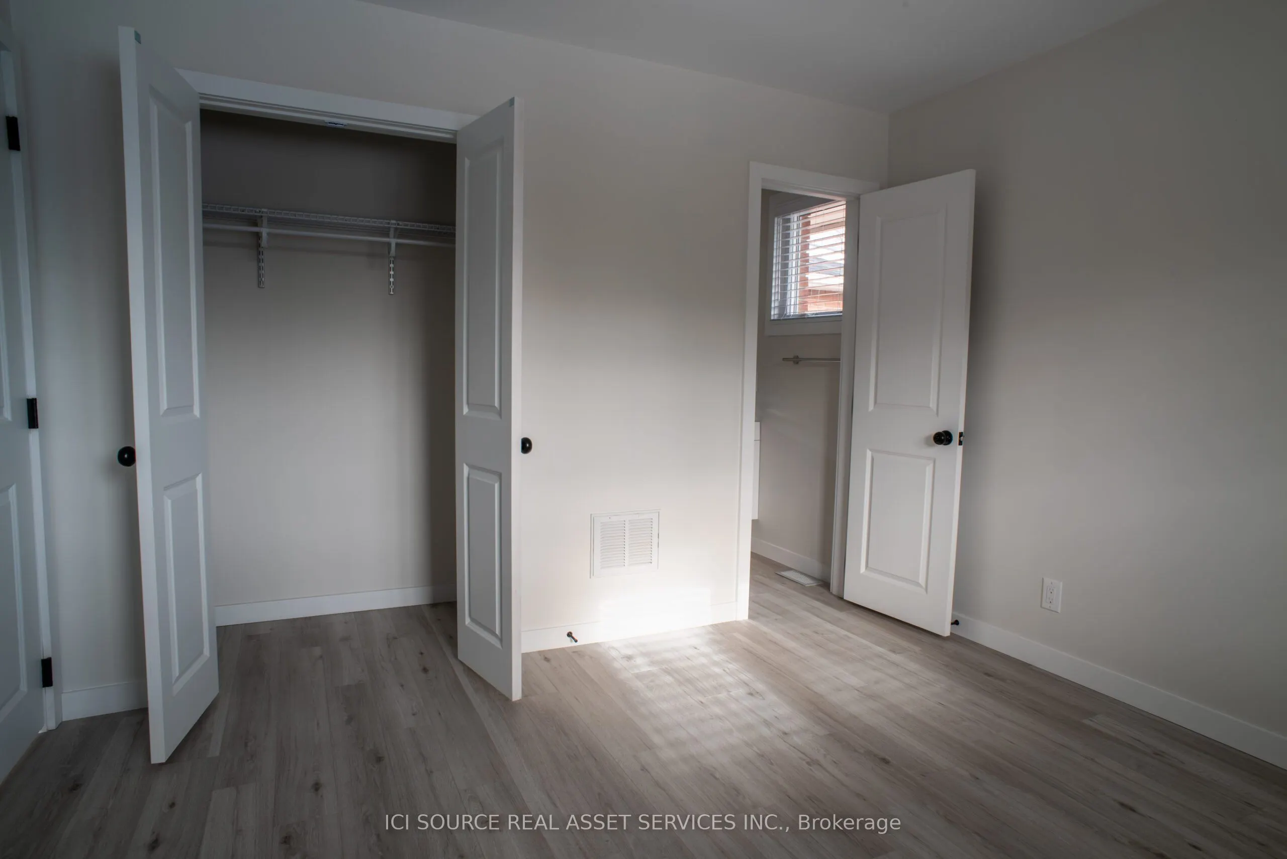 200 John Street W, #A