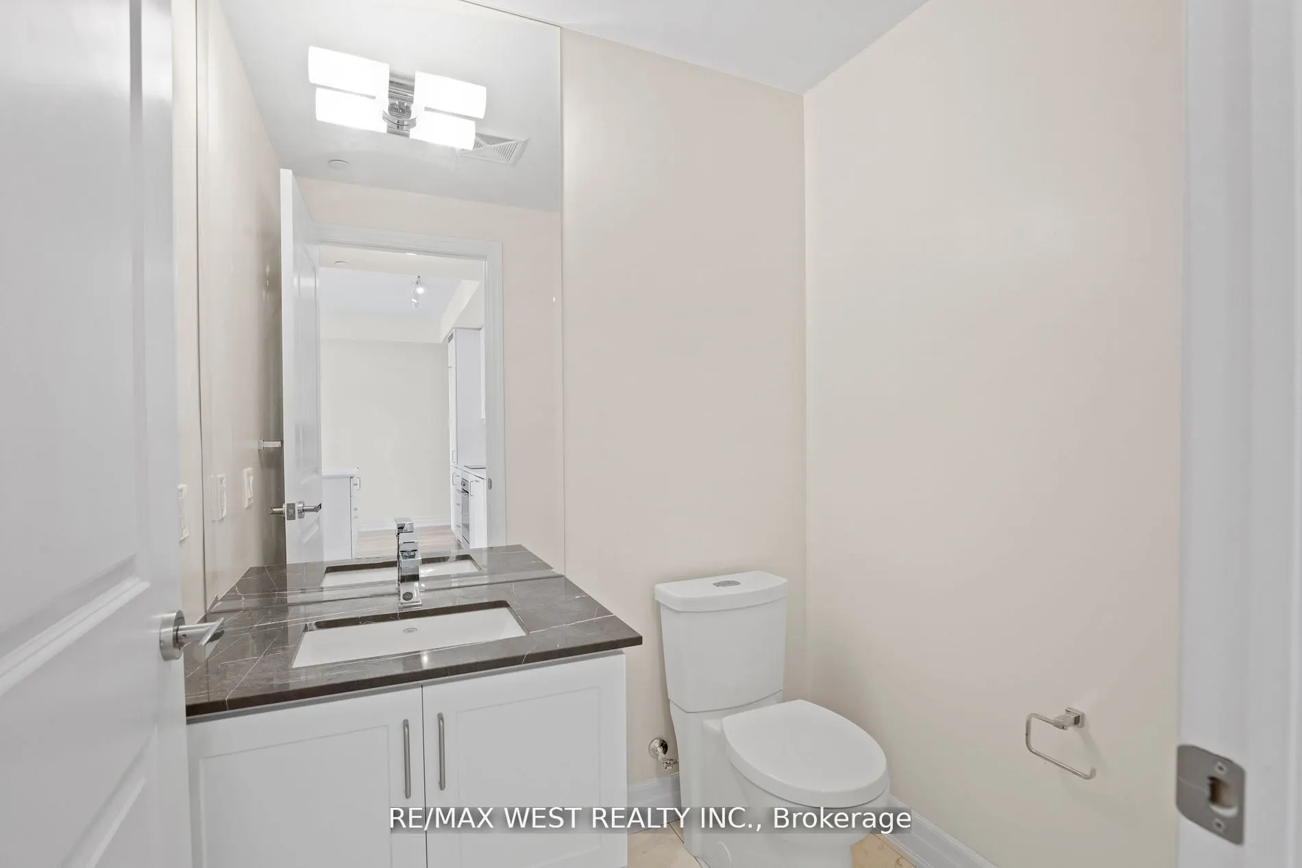 9075 Jane Street S, #706