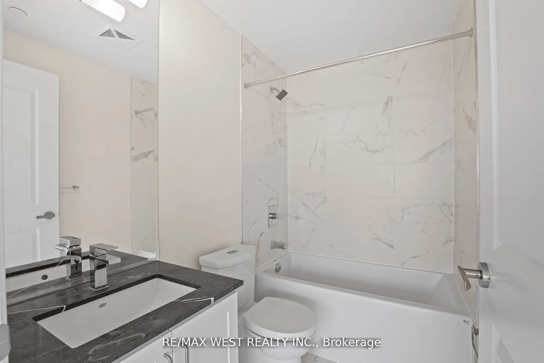 9075 Jane Street S, #706