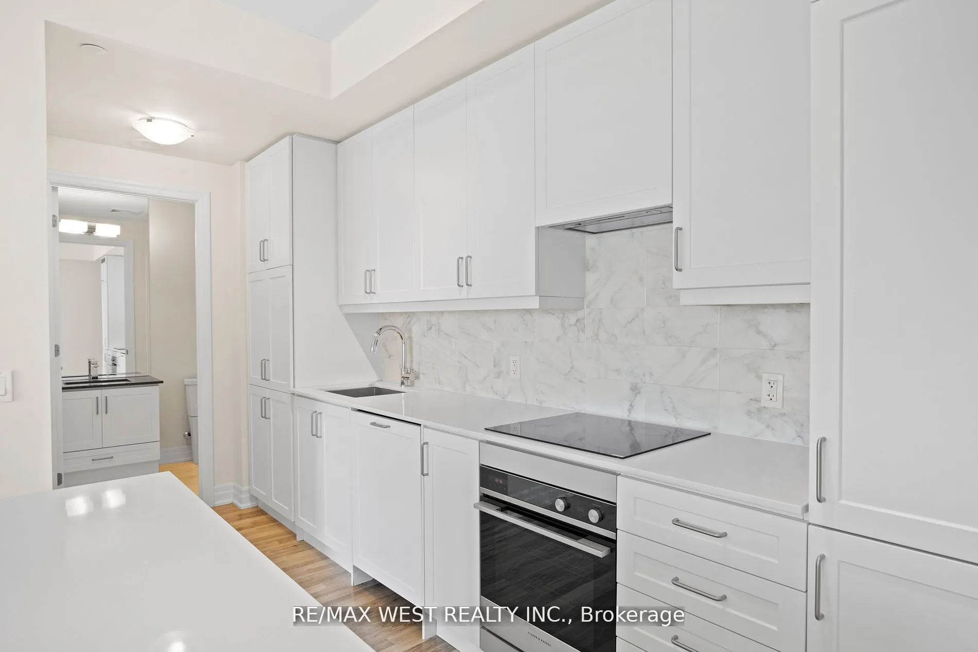 9075 Jane Street S, #706