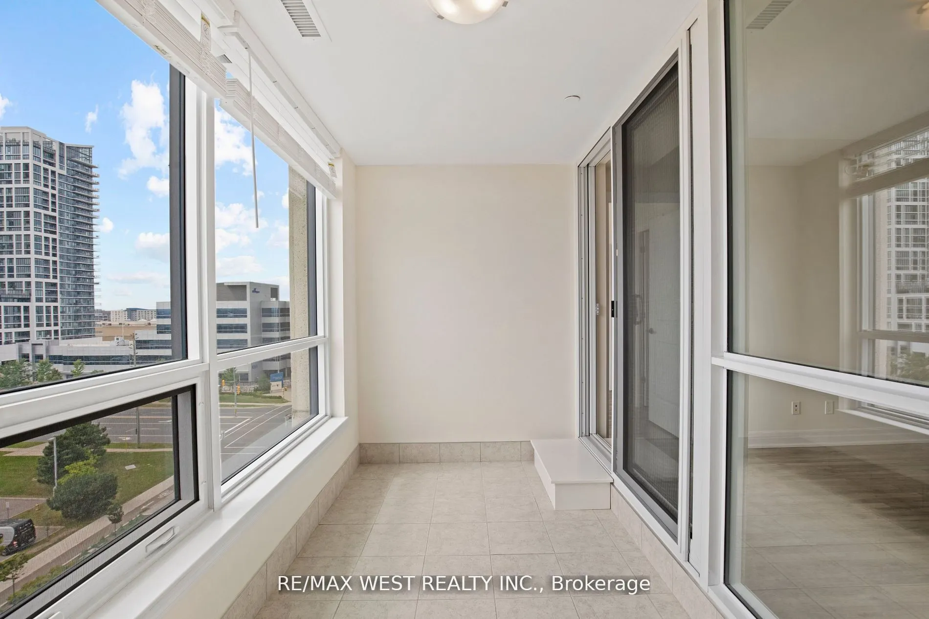 9075 Jane Street S, #706