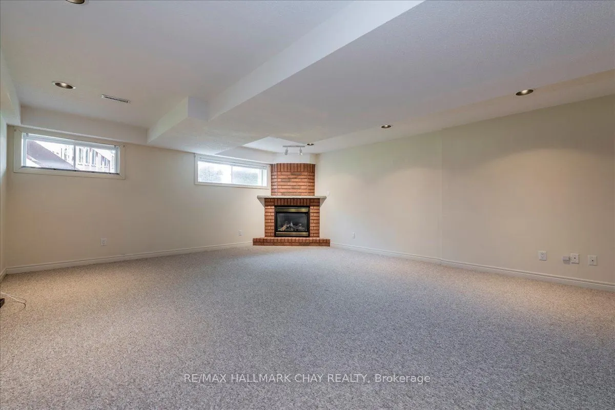 17 Artisan Lane, #17