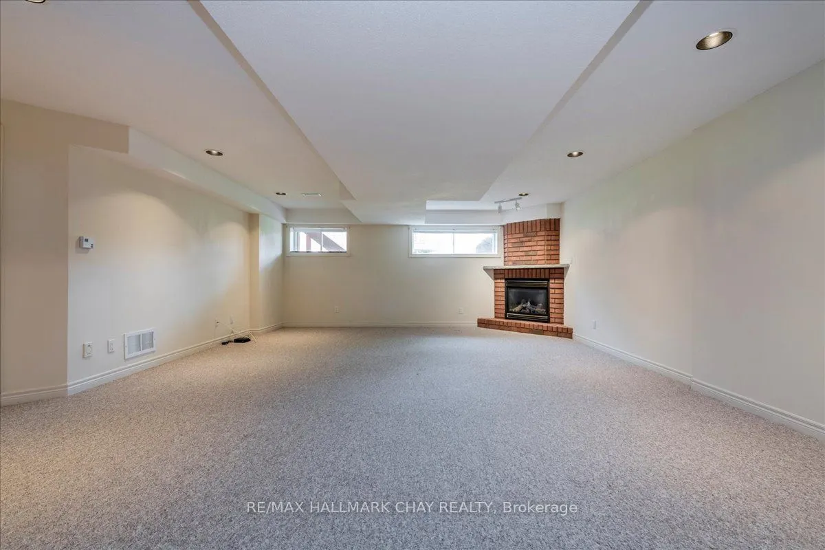 17 Artisan Lane, #17