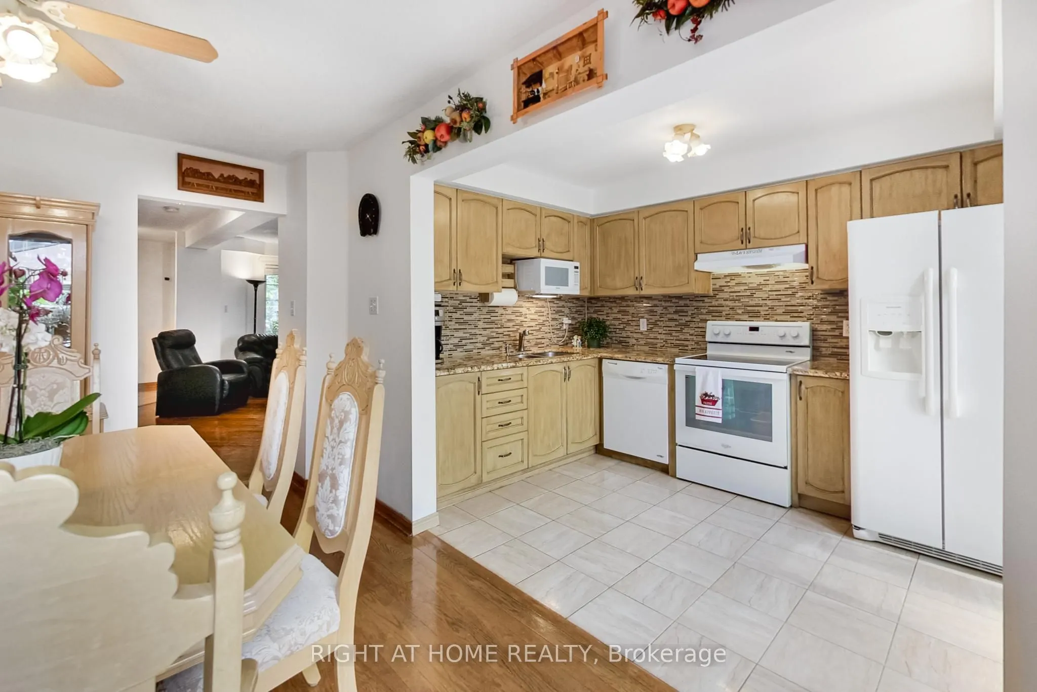 28 Foxtail Ridge