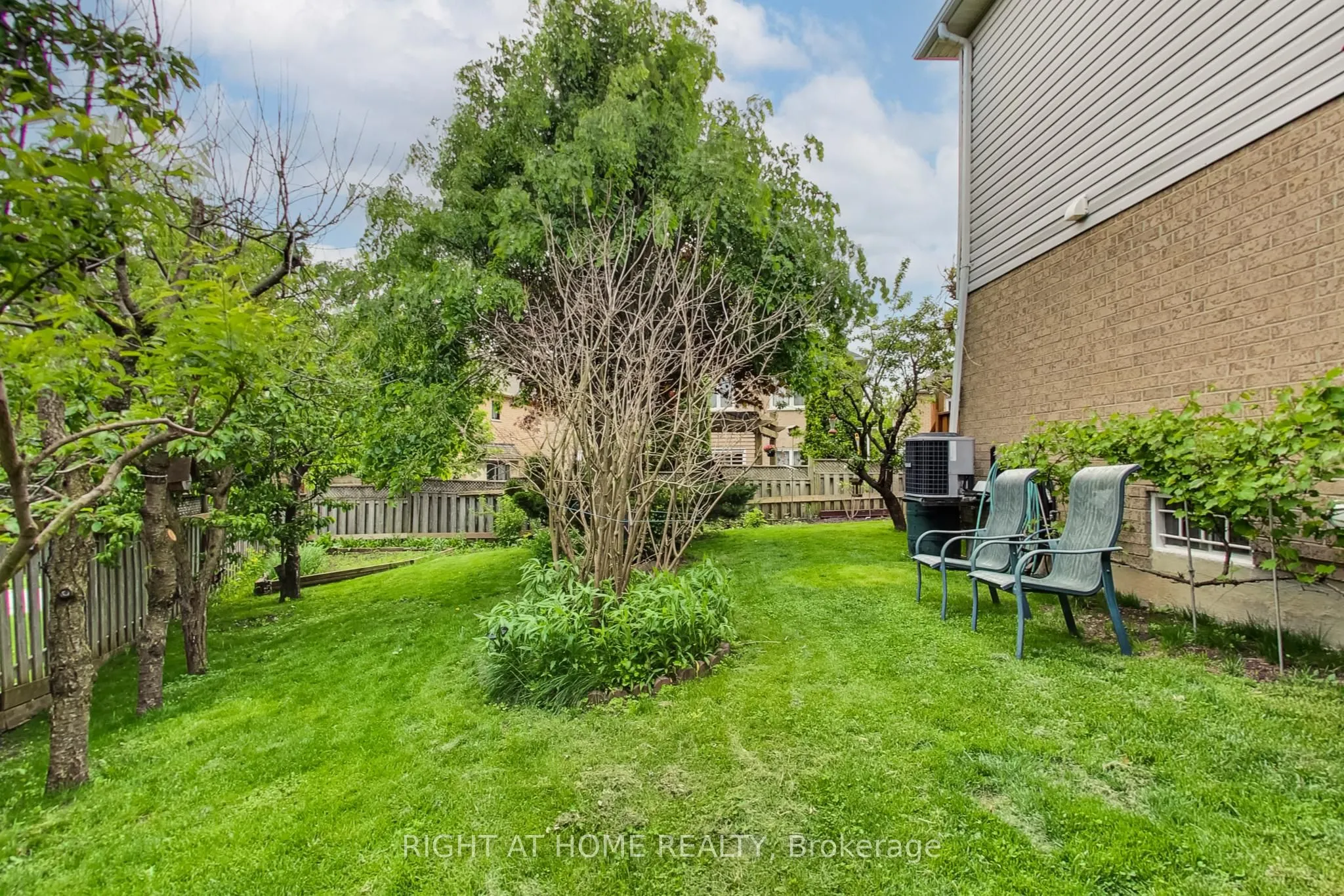 28 Foxtail Ridge