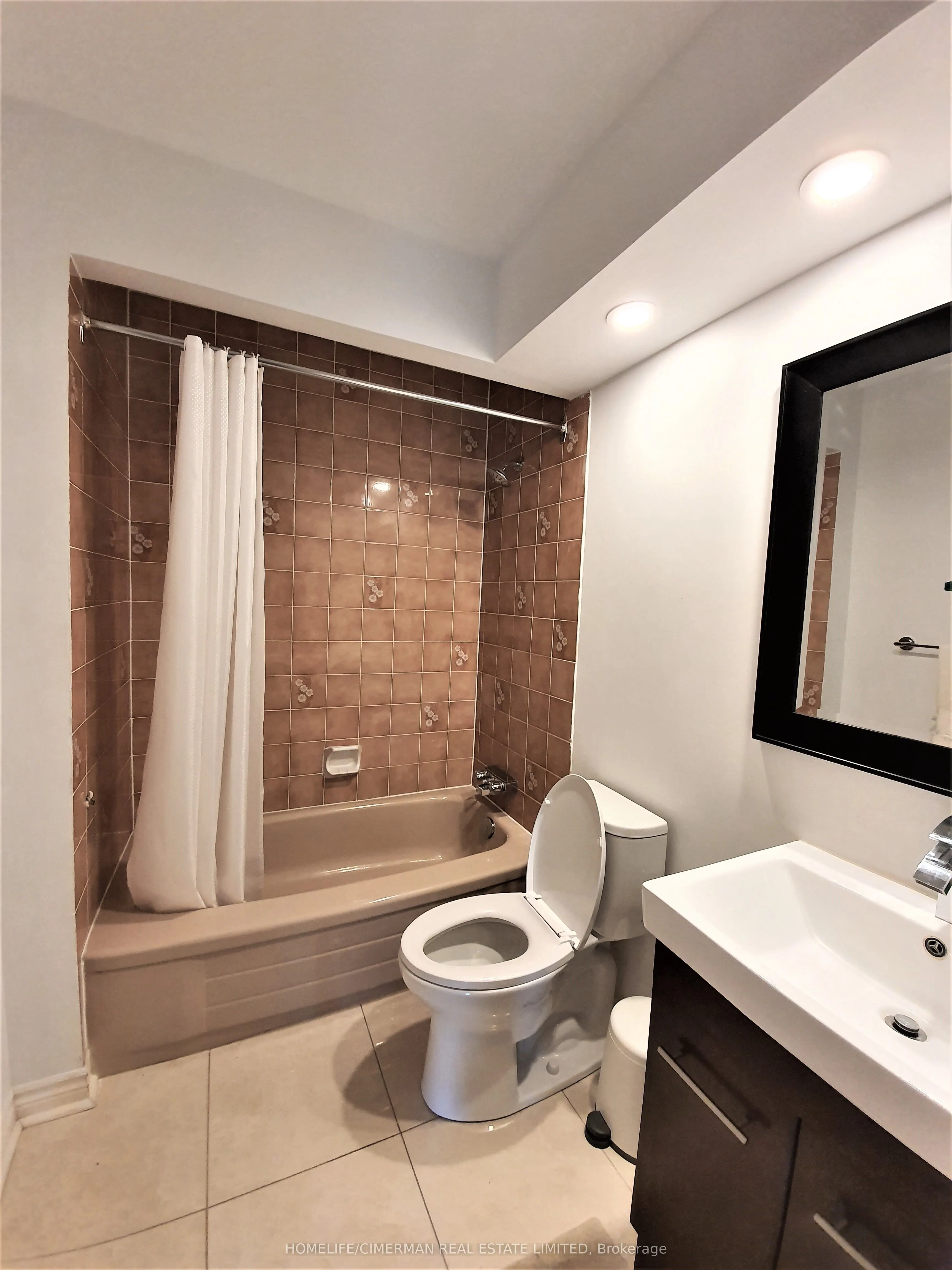 312 Harewood Boulevard, #UPPER