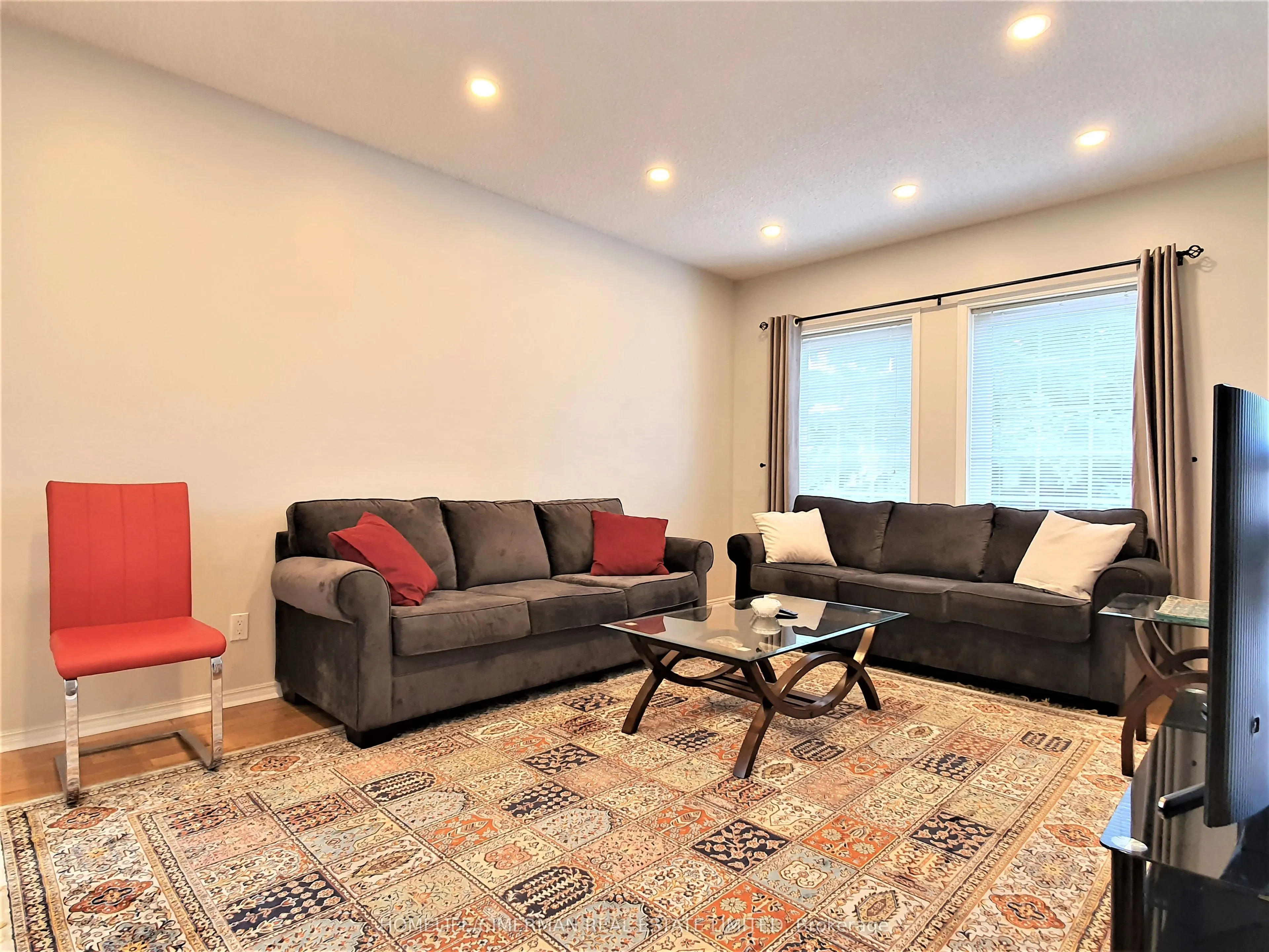 312 Harewood Boulevard, #UPPER