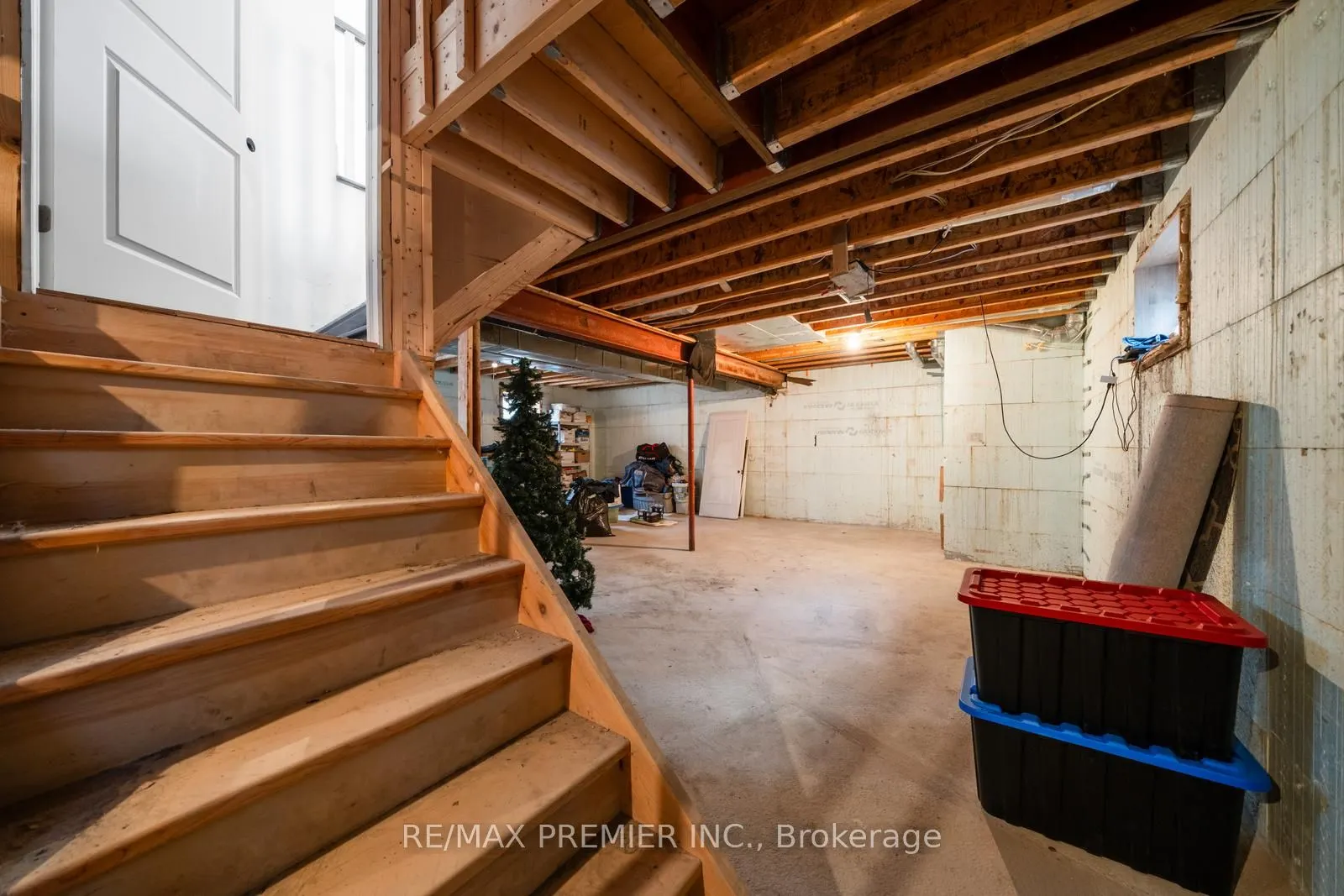 14635 Woodbine Avenue