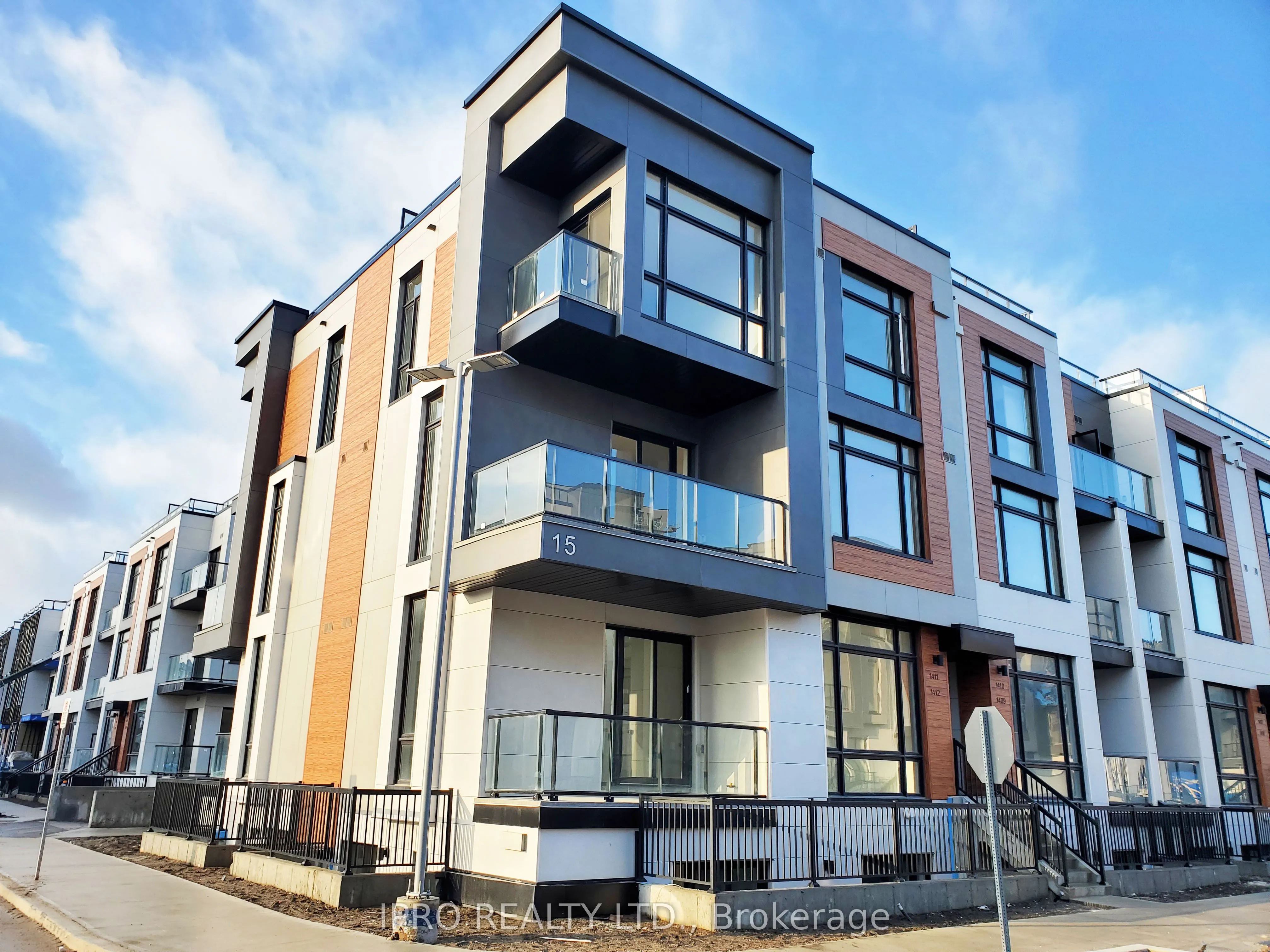 15 David Eyer Road, #1411