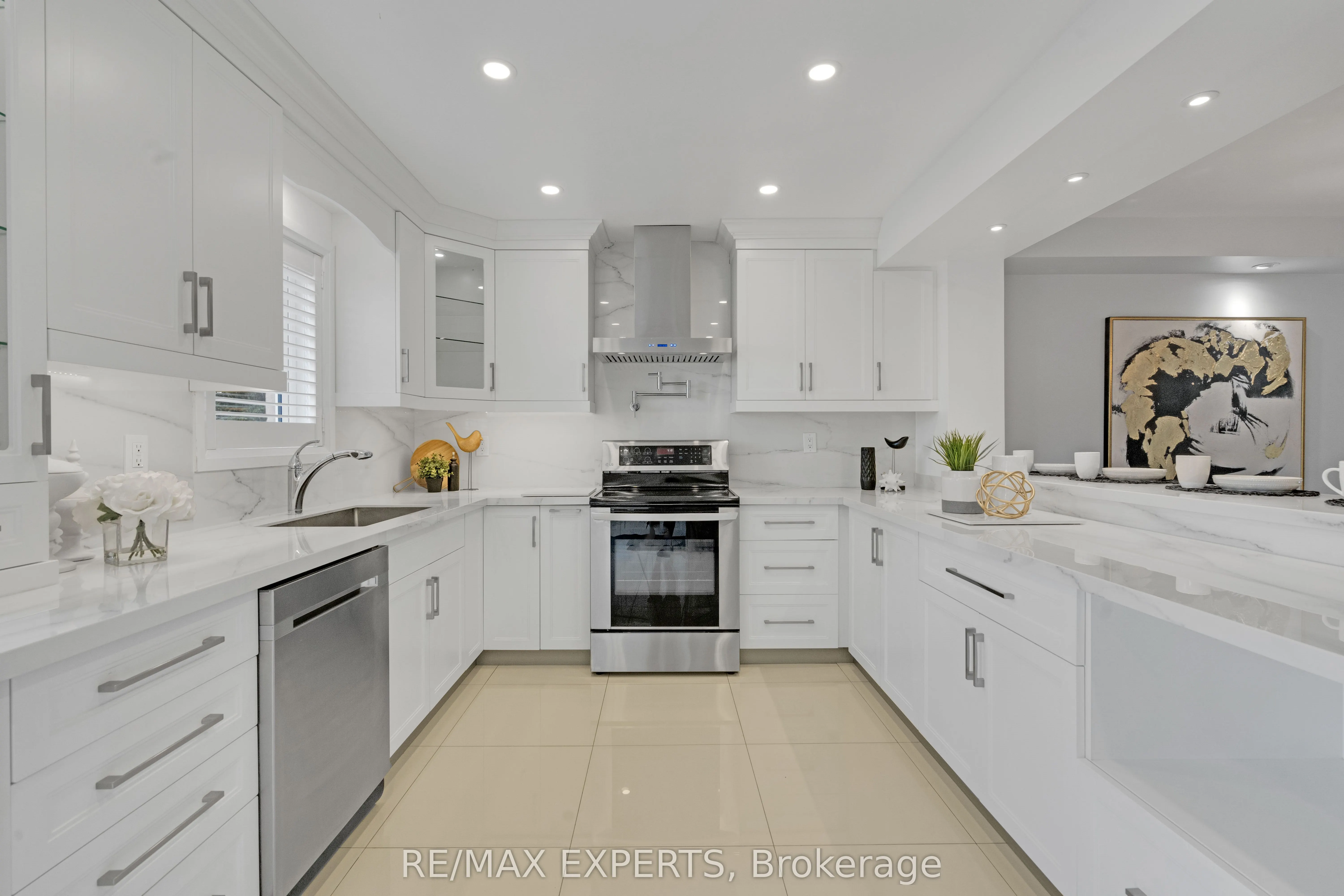 19 Foxchase Avenue, #32