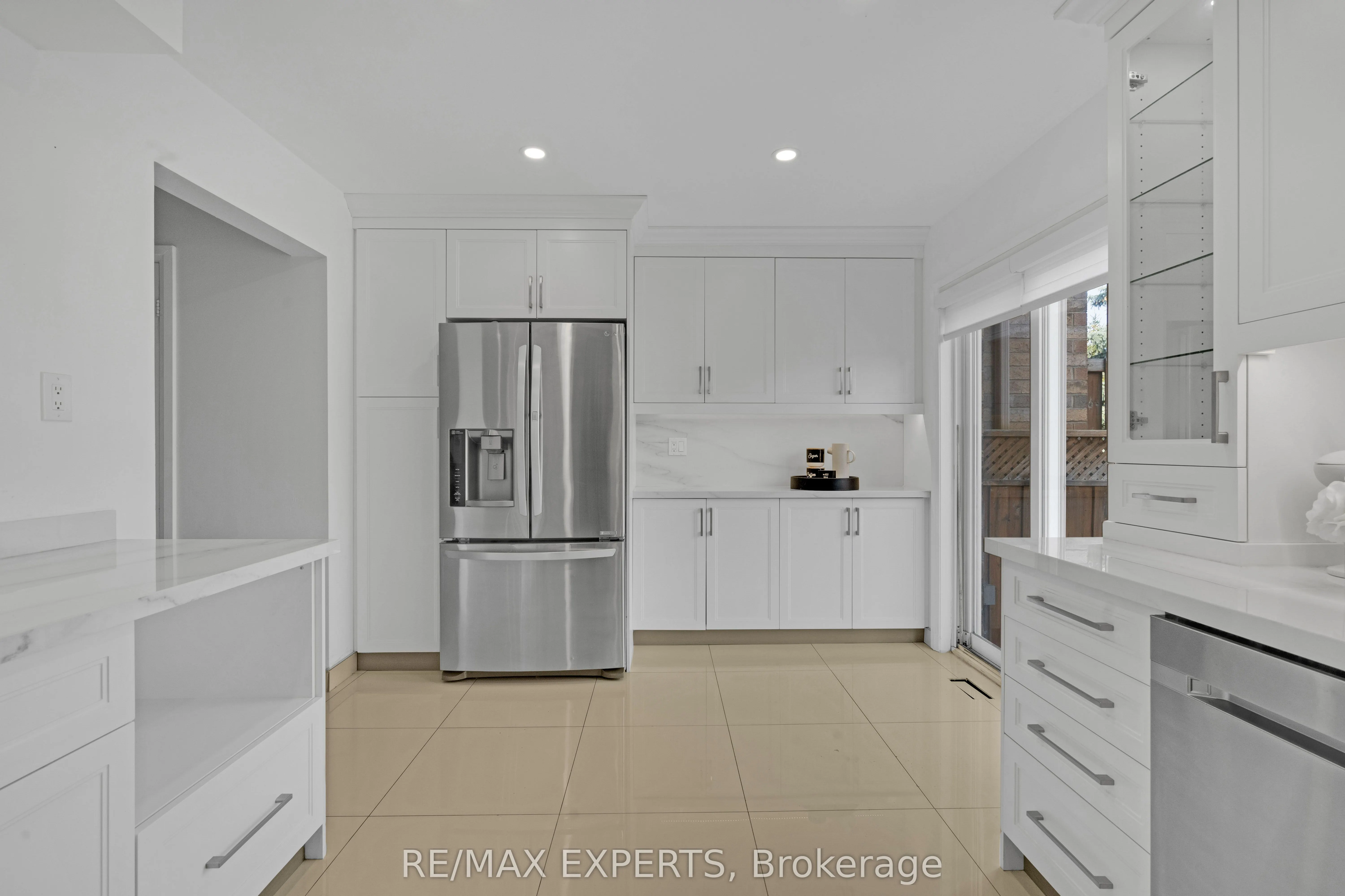 19 Foxchase Avenue, #32