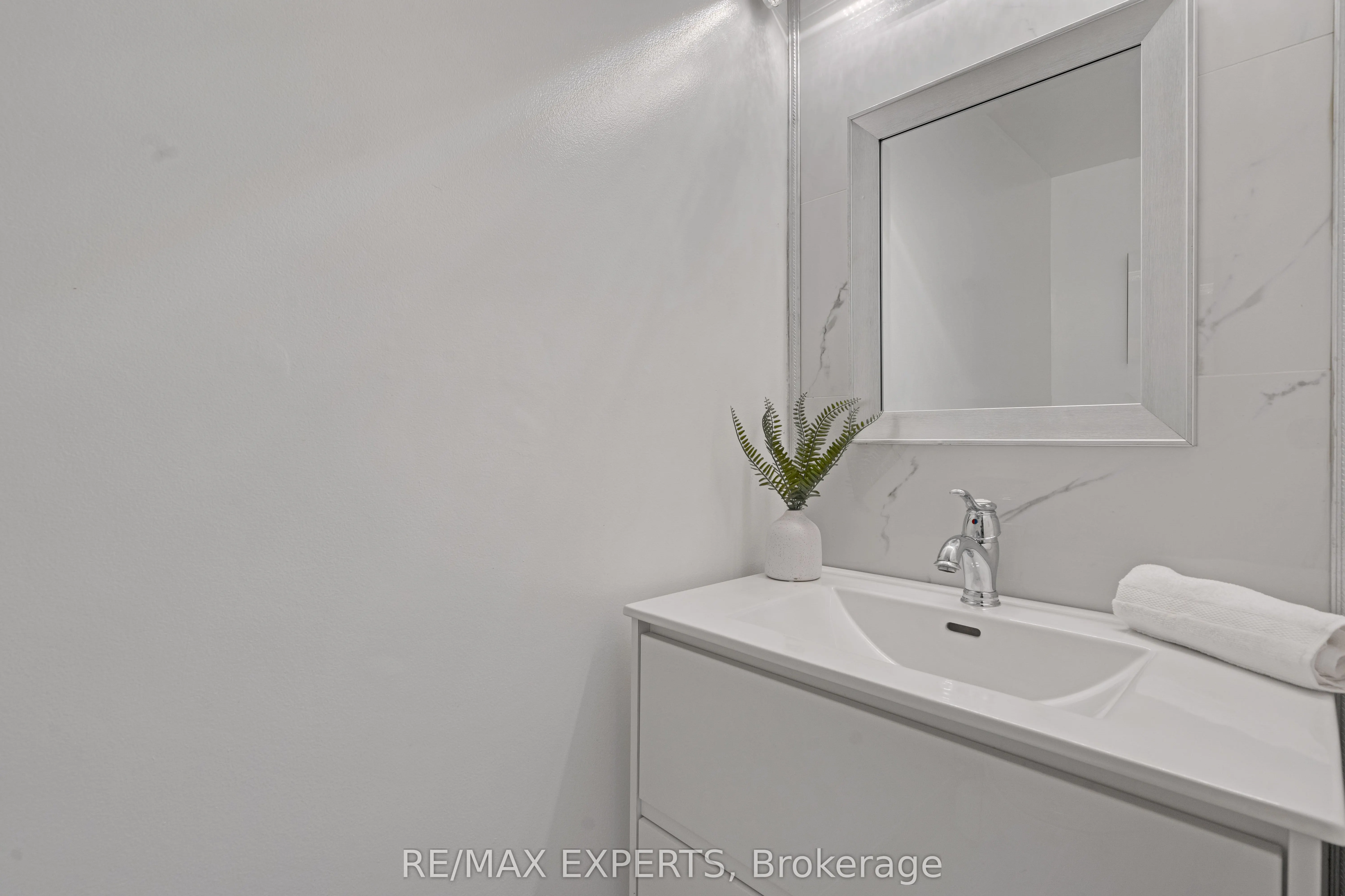19 Foxchase Avenue, #32